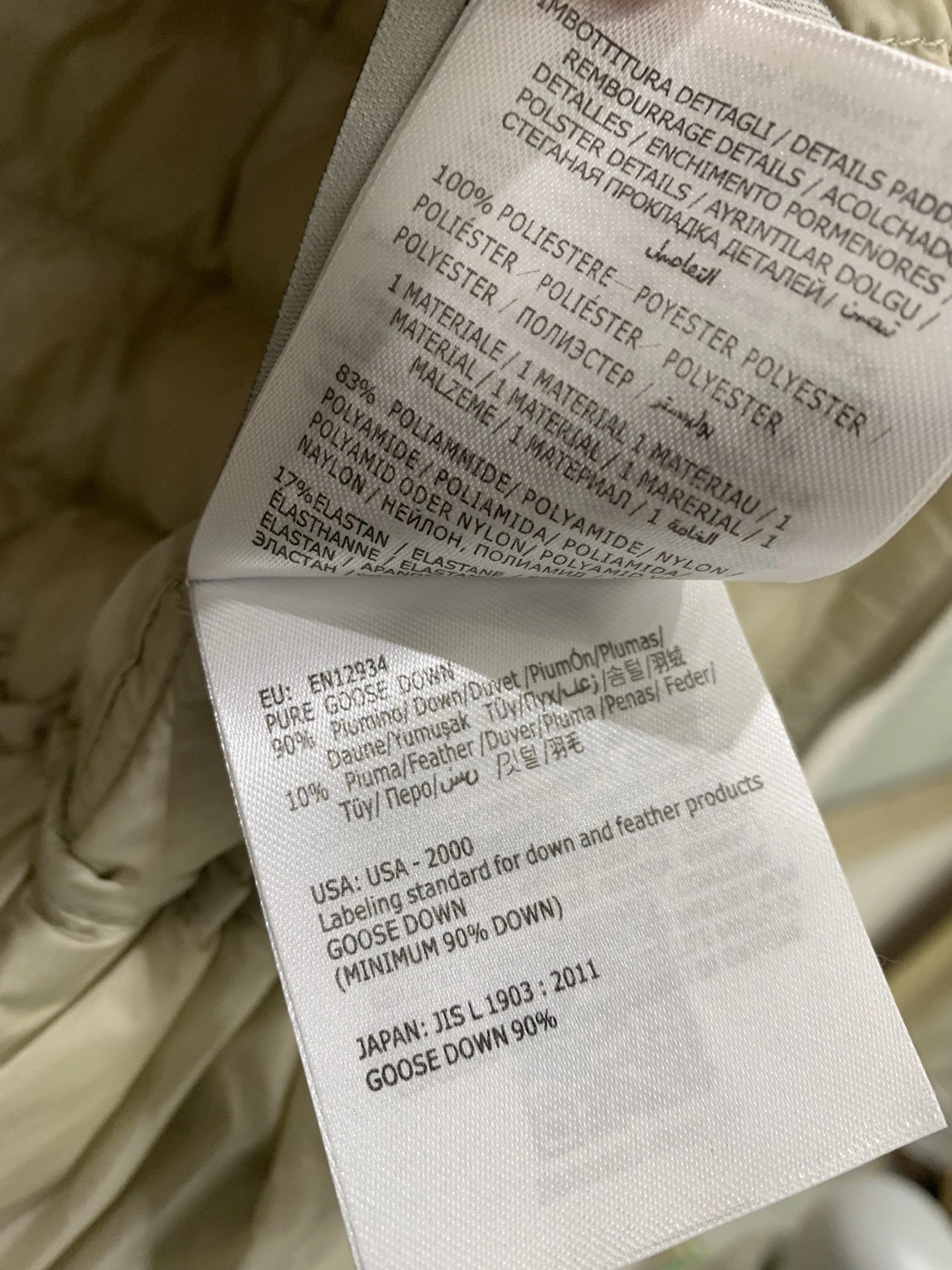 Moncler Down Jackets Unique 146153