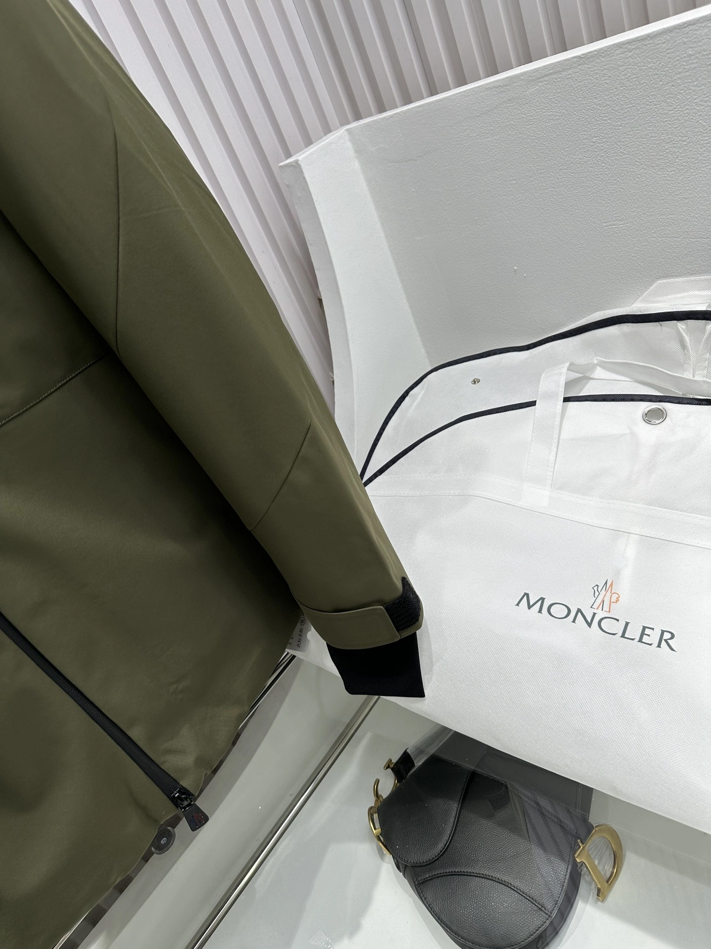 Moncler Down Jackets Modern 146149
