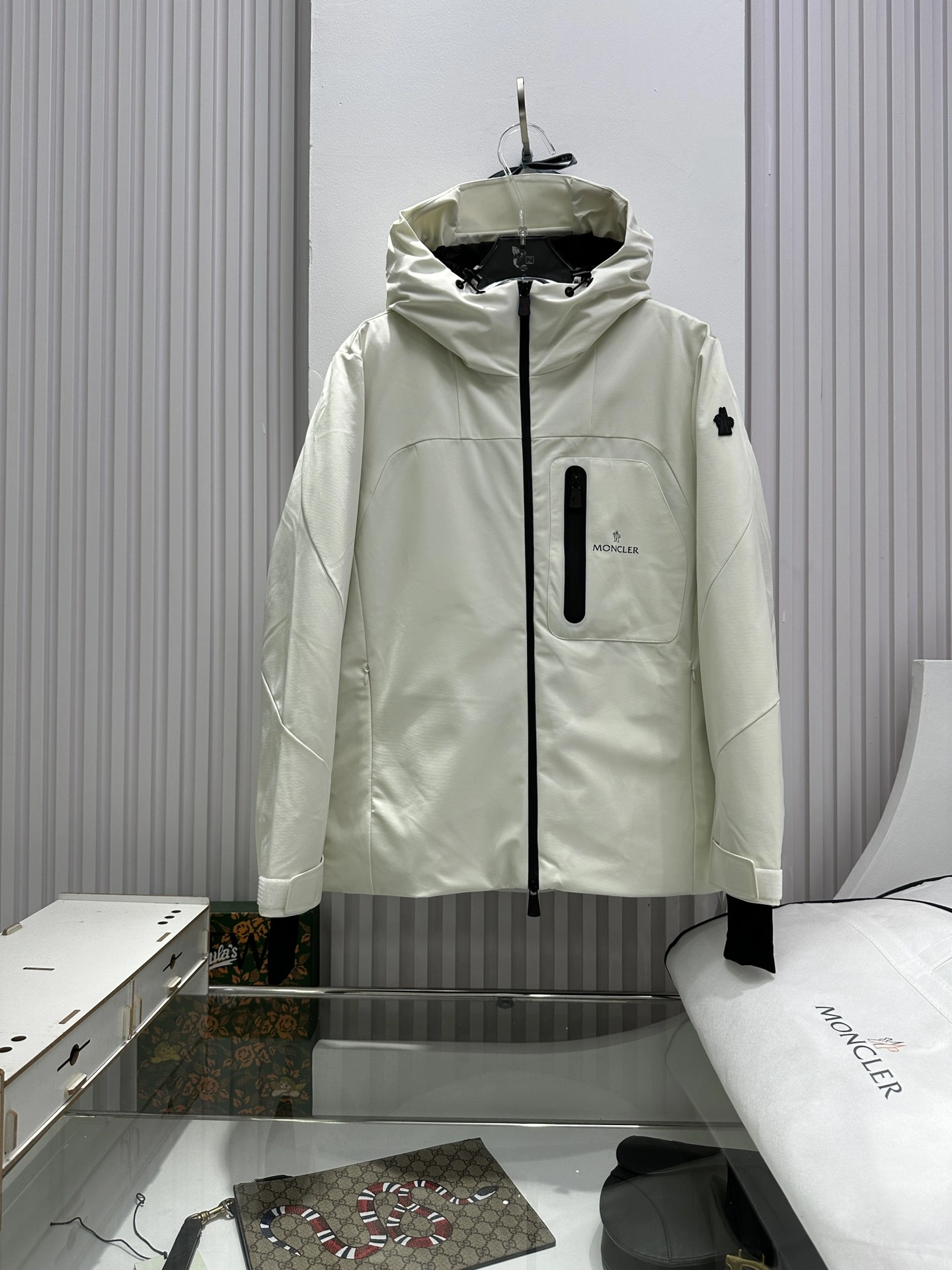 Moncler Down Jackets Effortless 146148