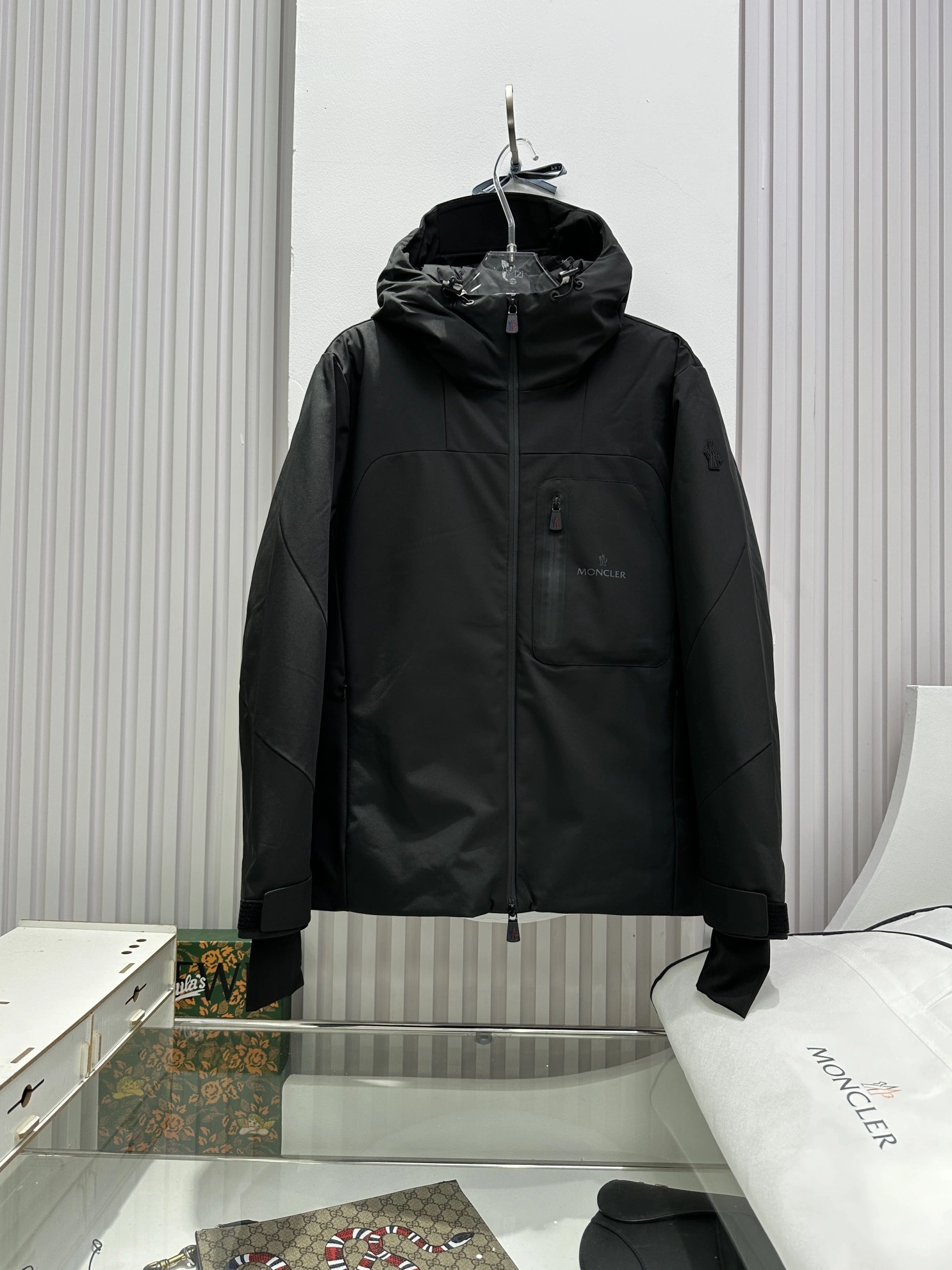 Moncler Down Jackets Affordable 146147