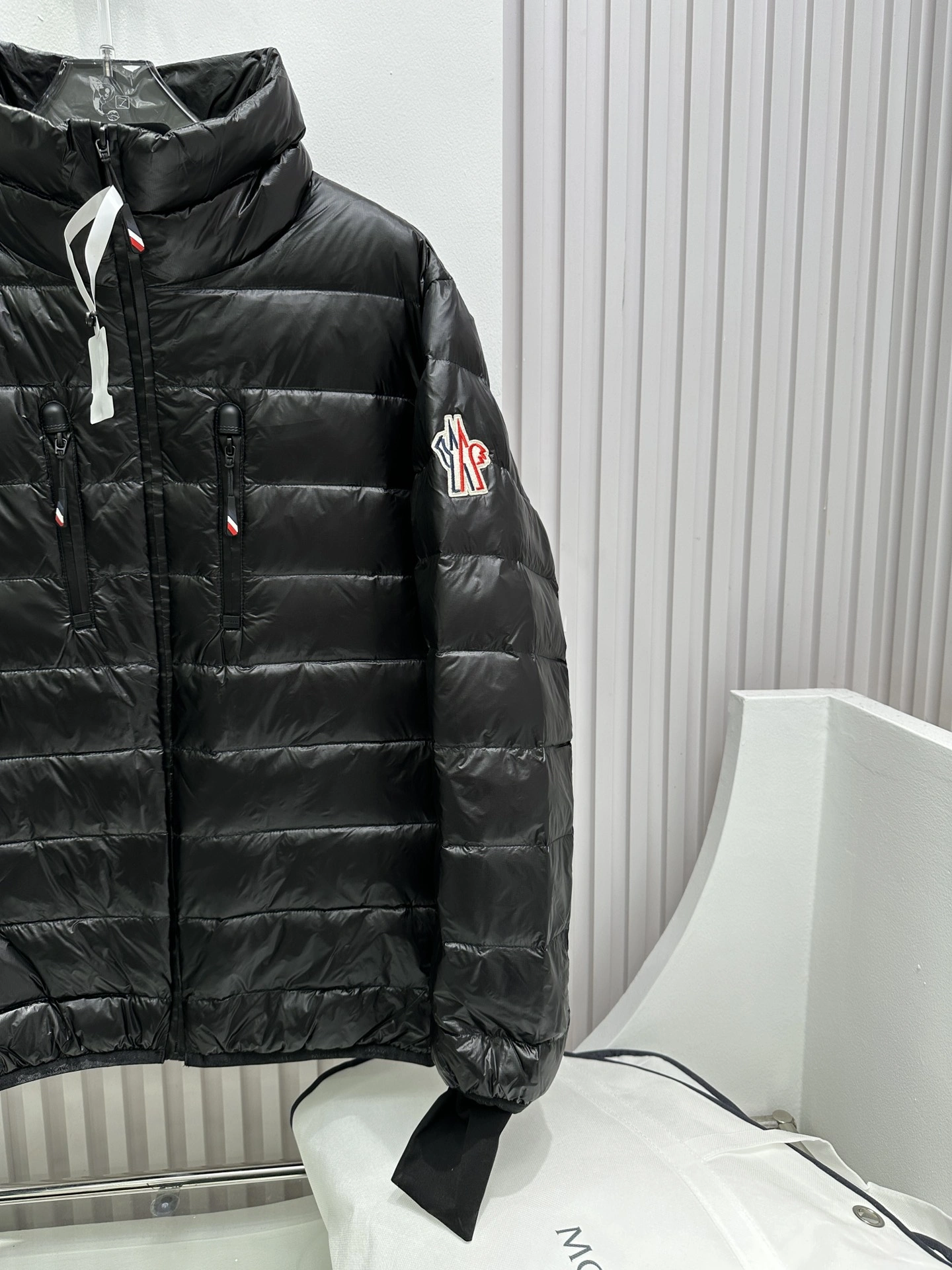 Moncler Down Jackets WaterResistant 146143