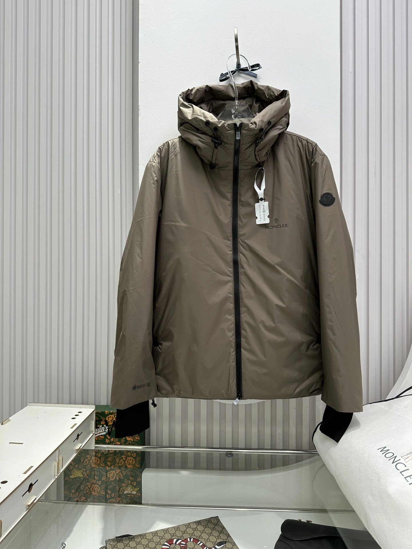 EyeCatching Moncler Down Jackets 146139