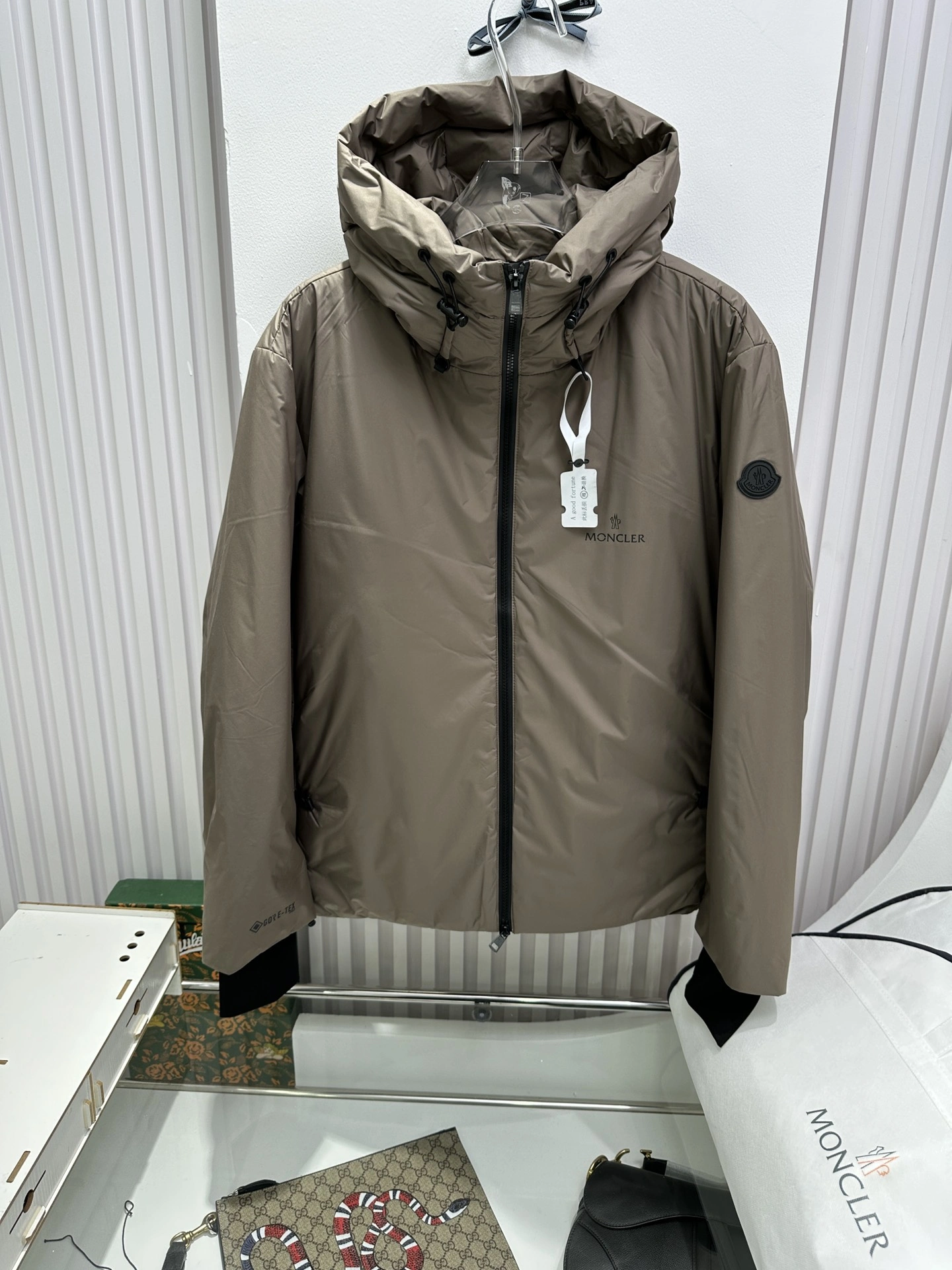 EyeCatching Moncler Down Jackets 146139