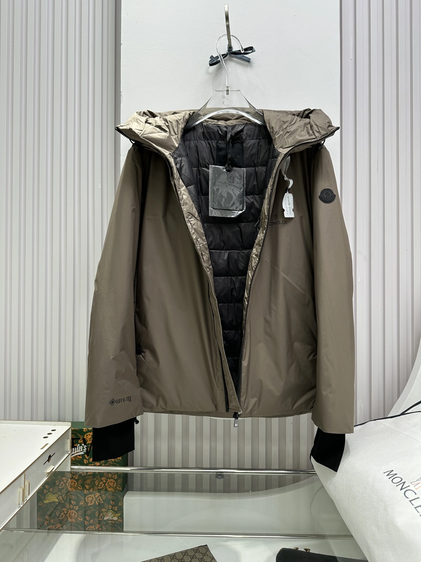 EyeCatching Moncler Down Jackets 146139