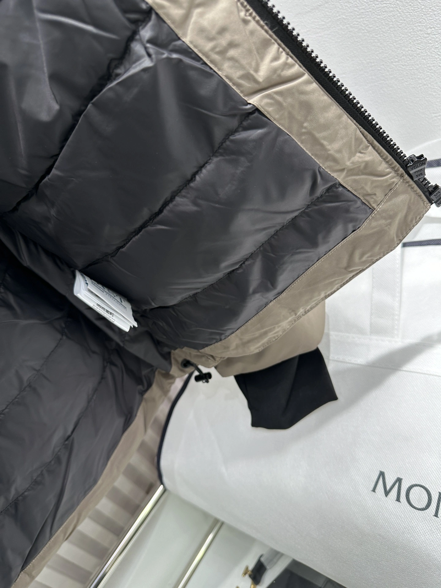 EyeCatching Moncler Down Jackets 146139
