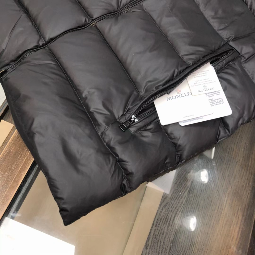 Moncler Down Jackets Bright 146120