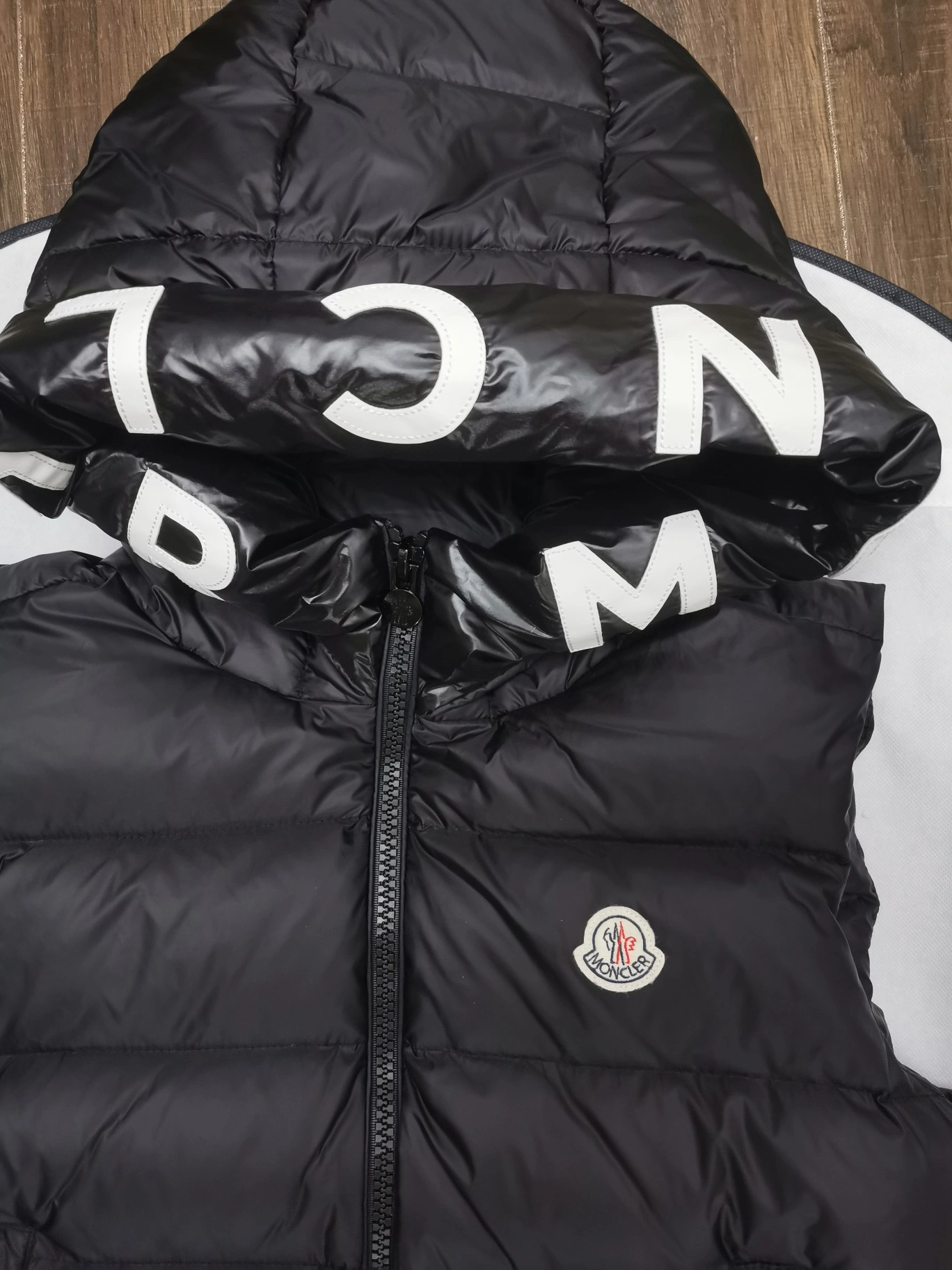 MoistureWicking Moncler Down Jackets 146125