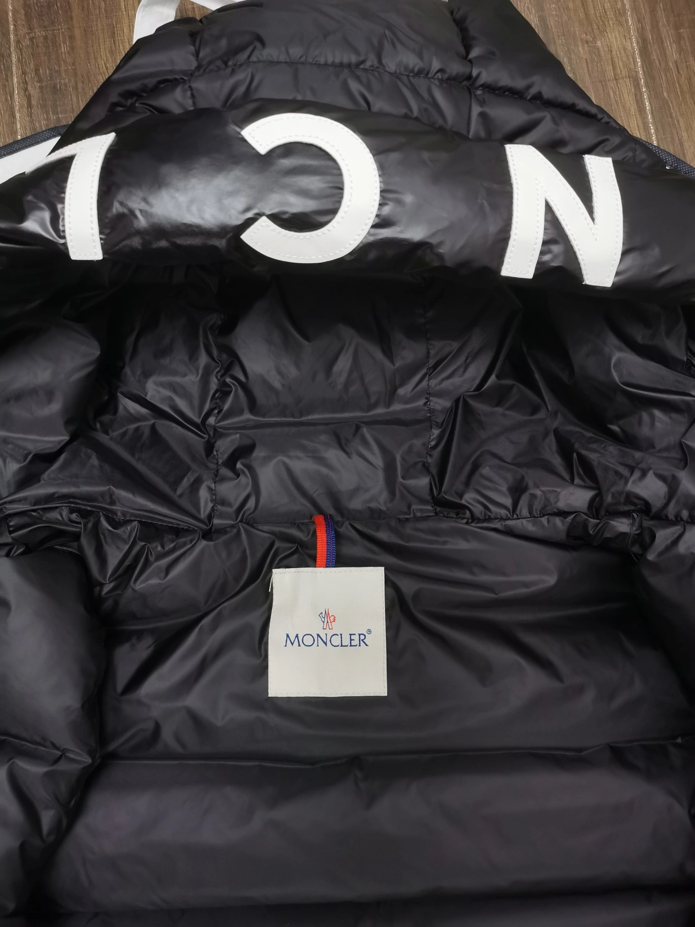 MoistureWicking Moncler Down Jackets 146125