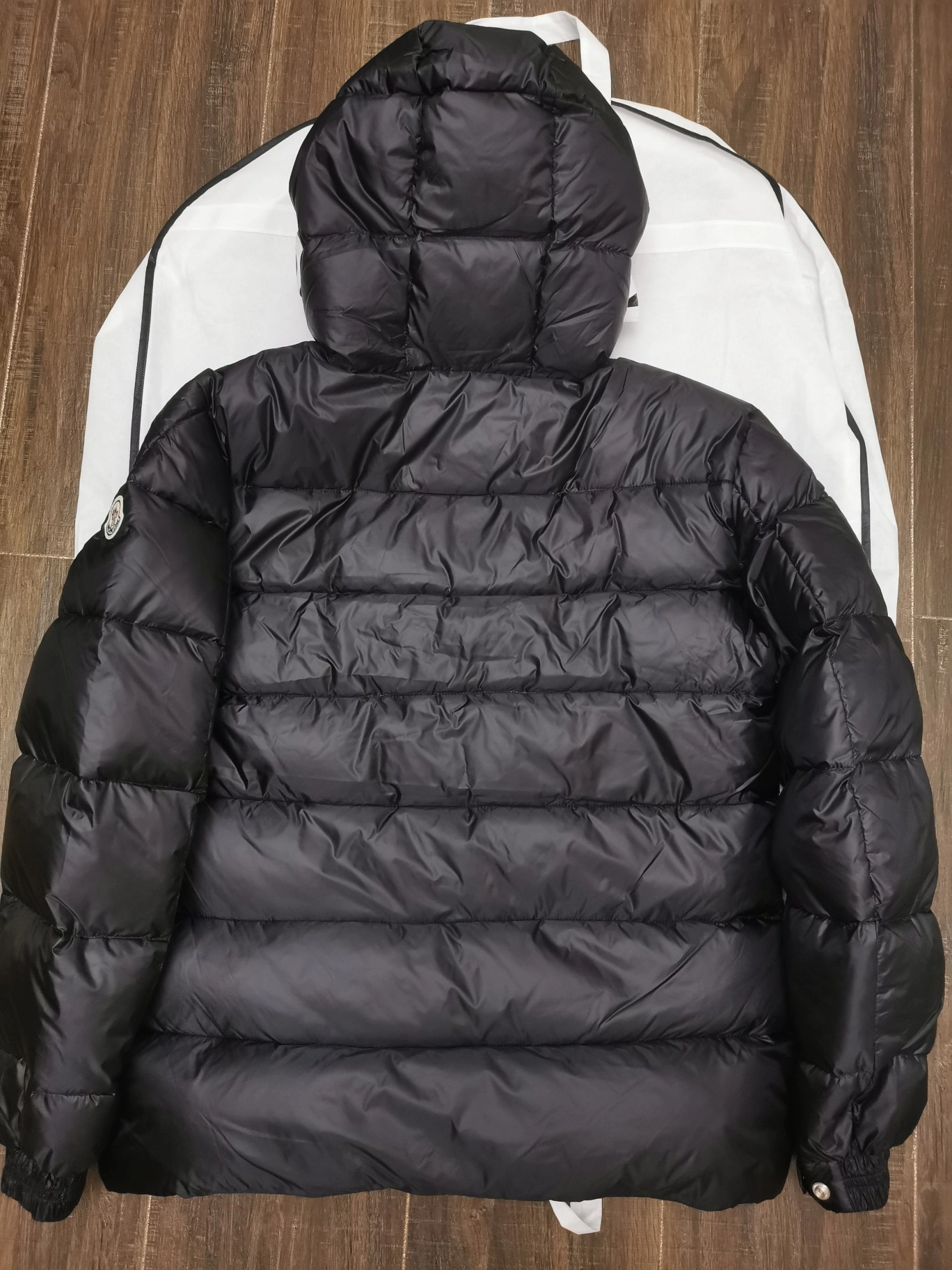 Moncler Down Jackets Attractive 146128