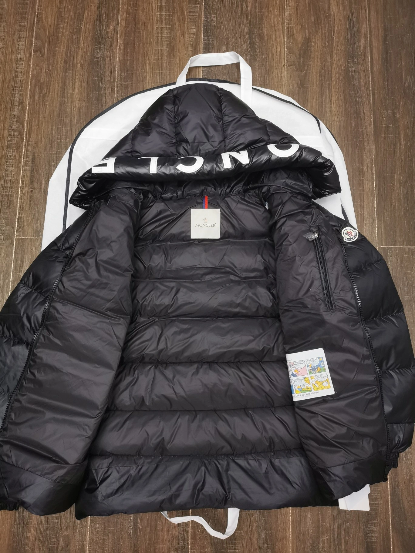 Moncler Down Jackets Attractive 146128