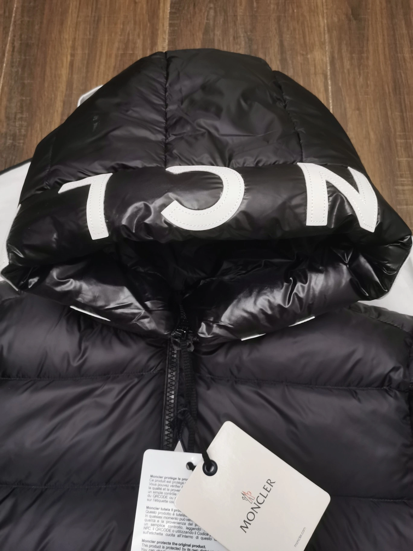 Moncler Down Jackets Attractive 146128