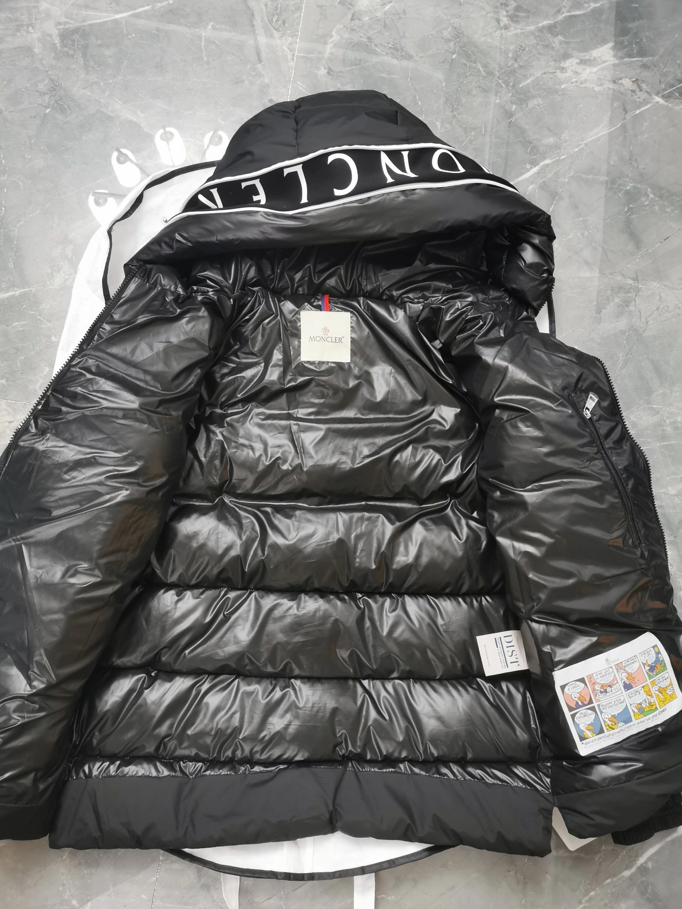 RelaxedFit Moncler Down Jackets 146118