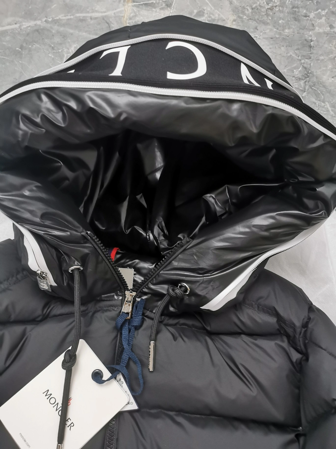 RelaxedFit Moncler Down Jackets 146118