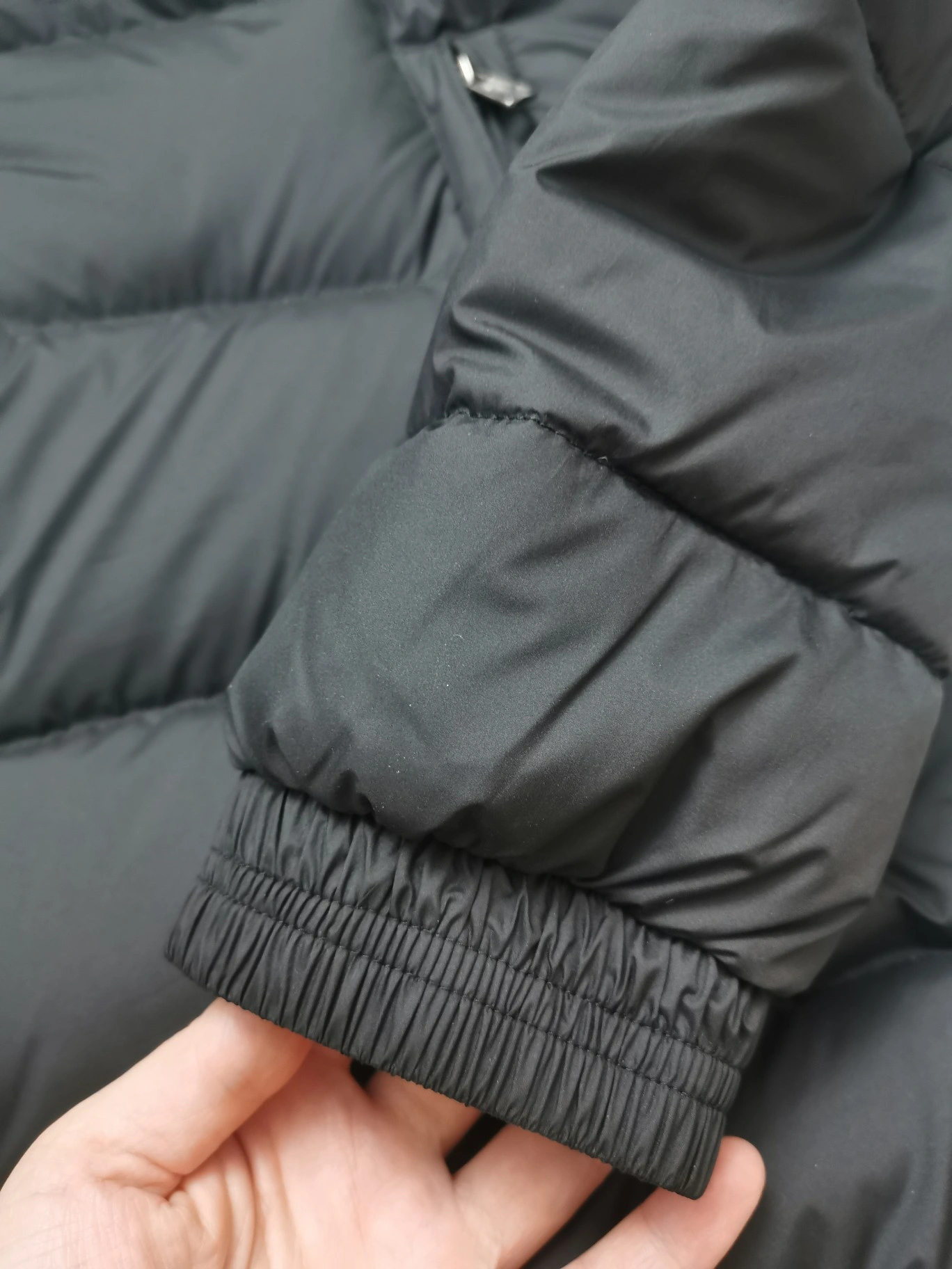 RelaxedFit Moncler Down Jackets 146118