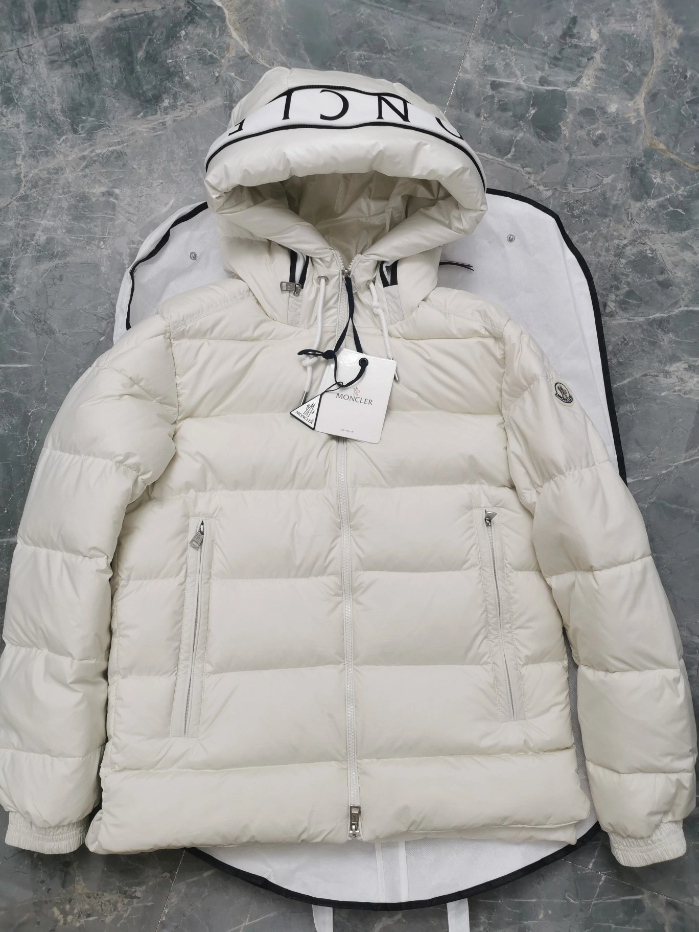 Moncler Down Jackets Colorful 146121