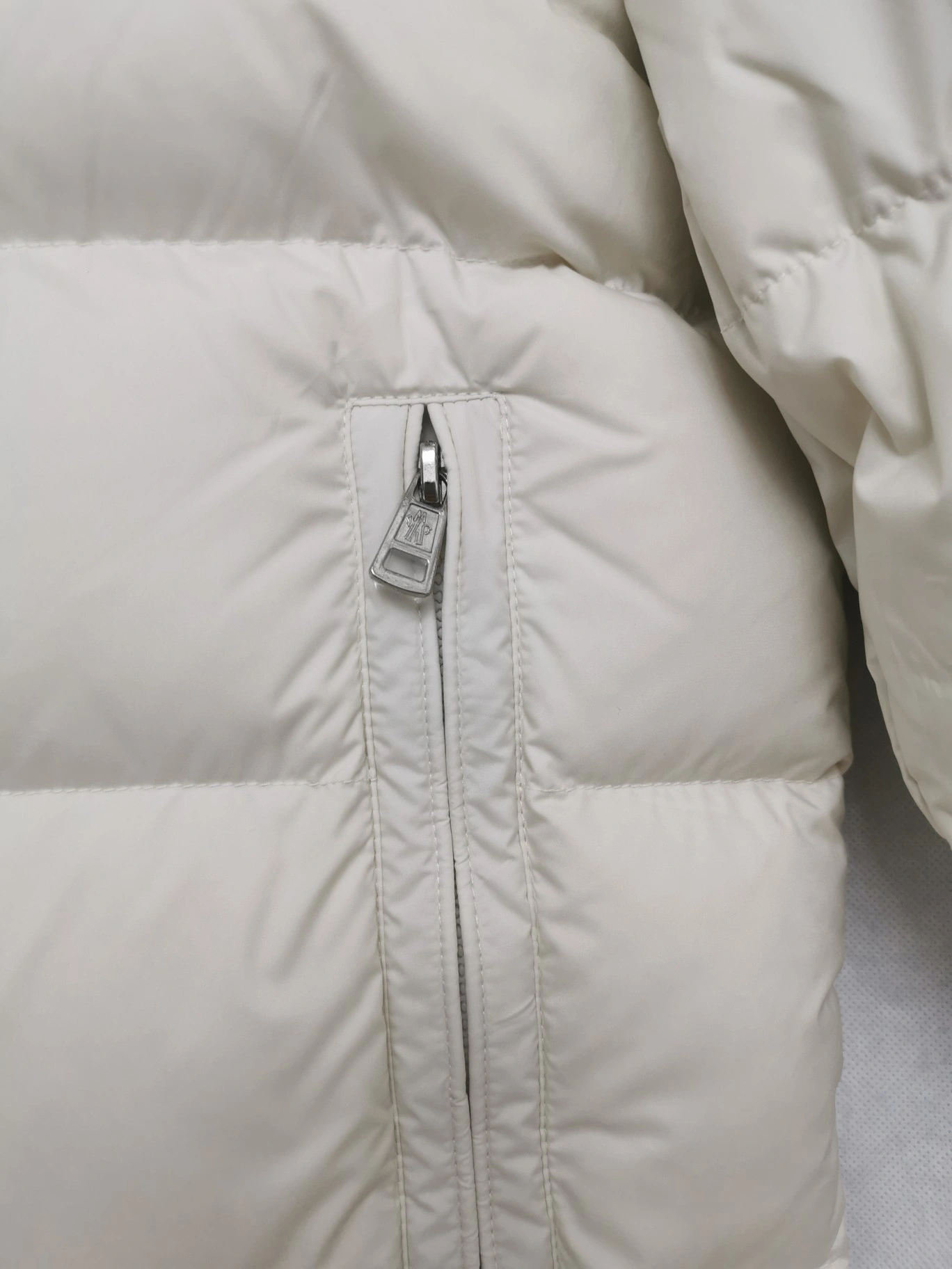 Moncler Down Jackets Colorful 146121