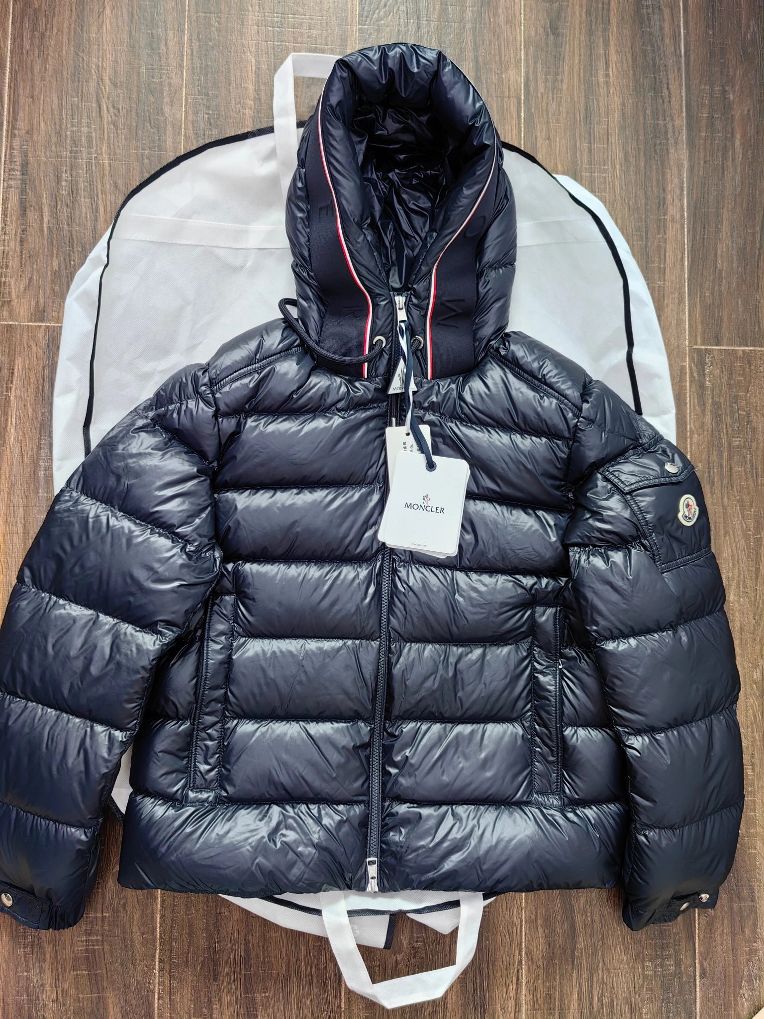 Neat Moncler Down Jackets 146136