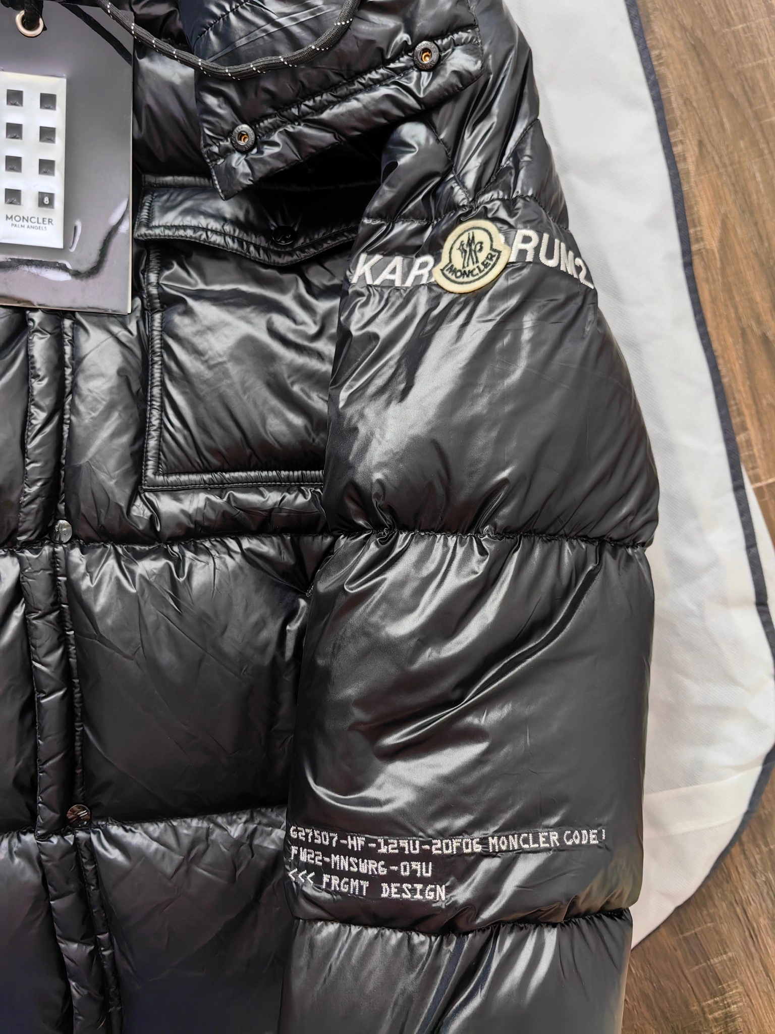 Snug Moncler Down Jackets 146122