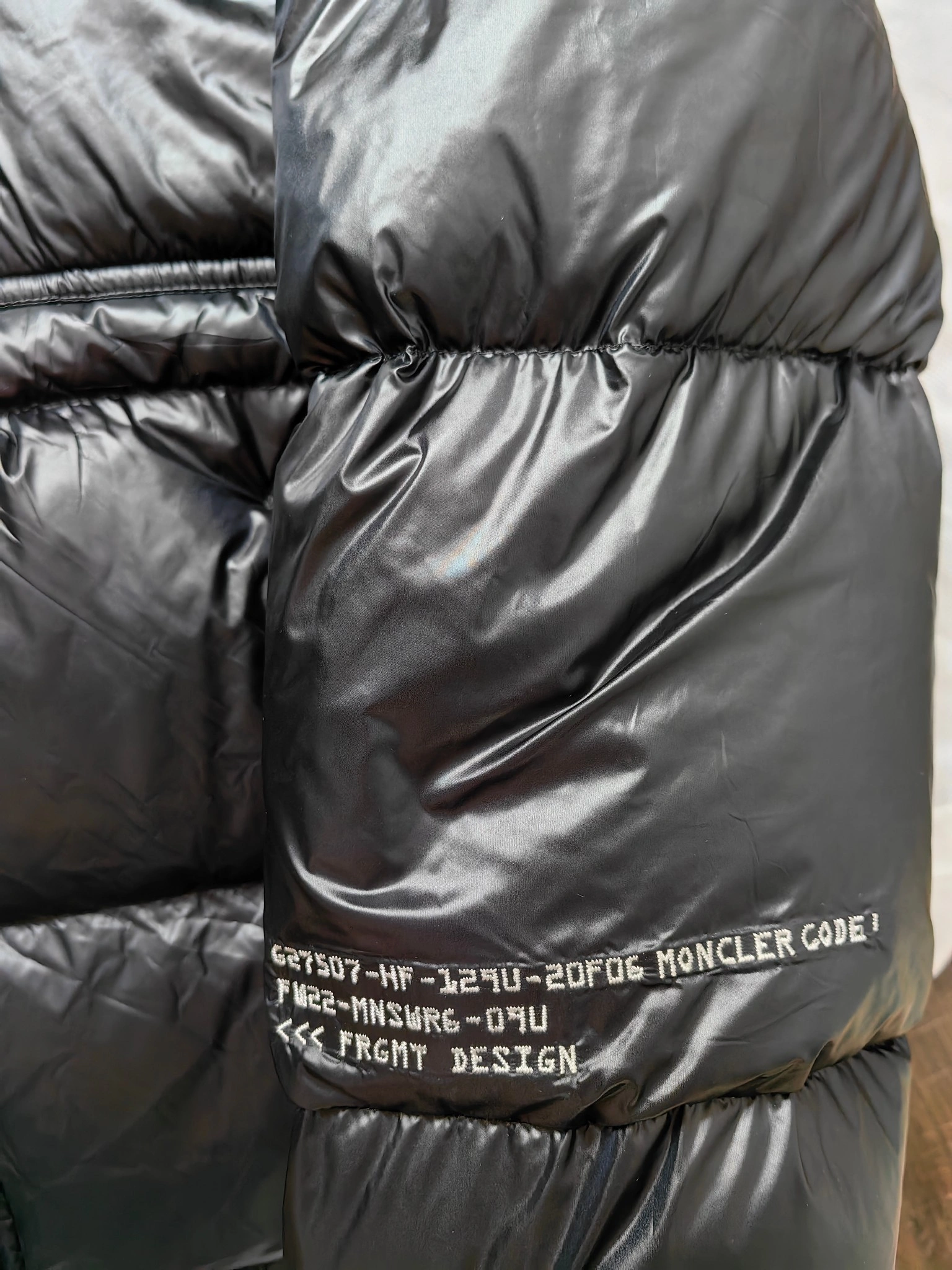 Snug Moncler Down Jackets 146122