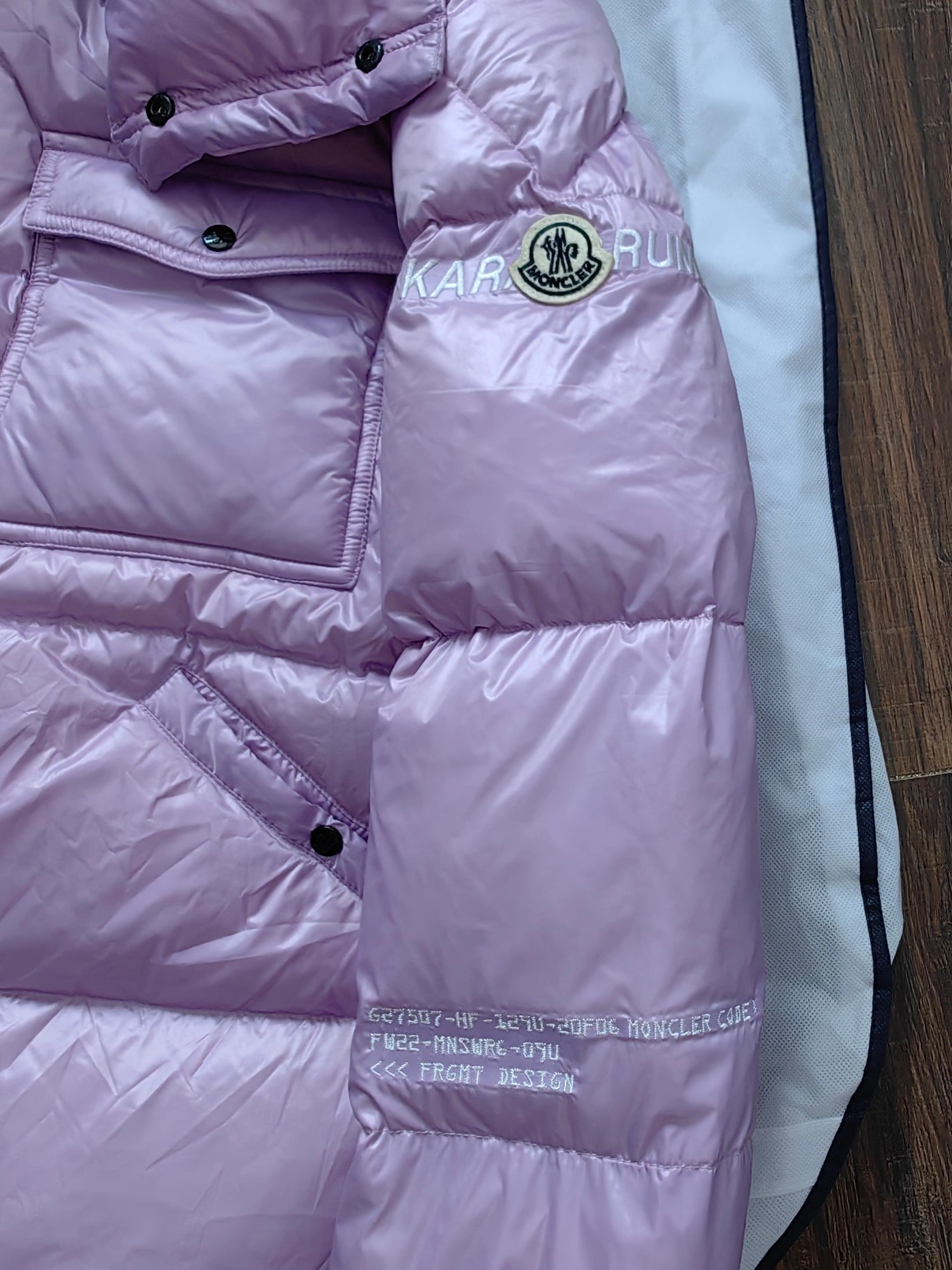 Moncler Down Jackets ComfortFit 146141