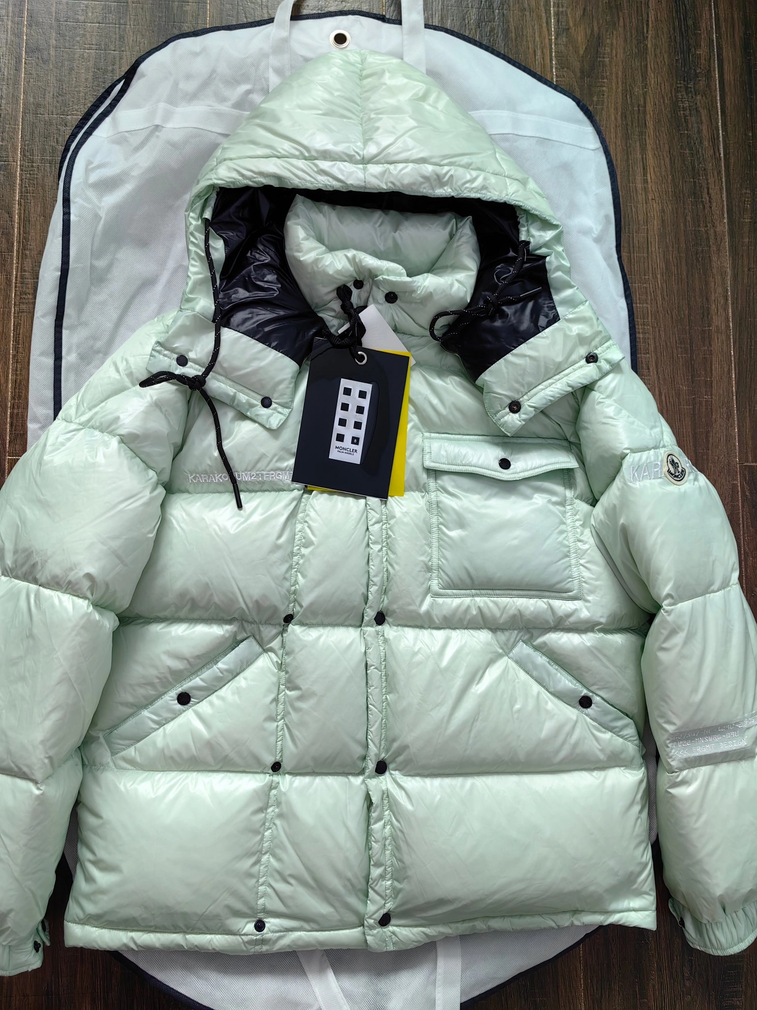 EyeCatching Moncler Down Jackets 146119