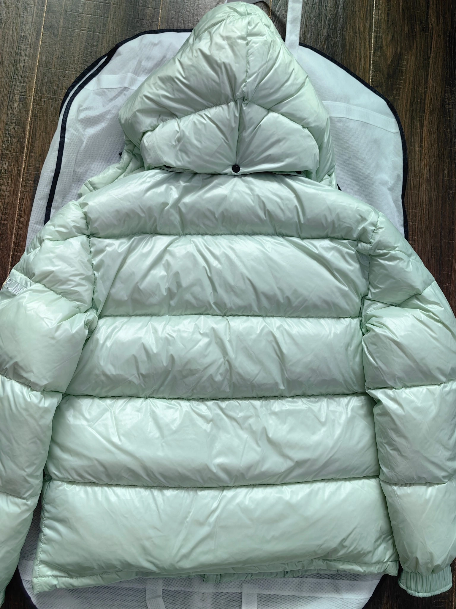 EyeCatching Moncler Down Jackets 146119
