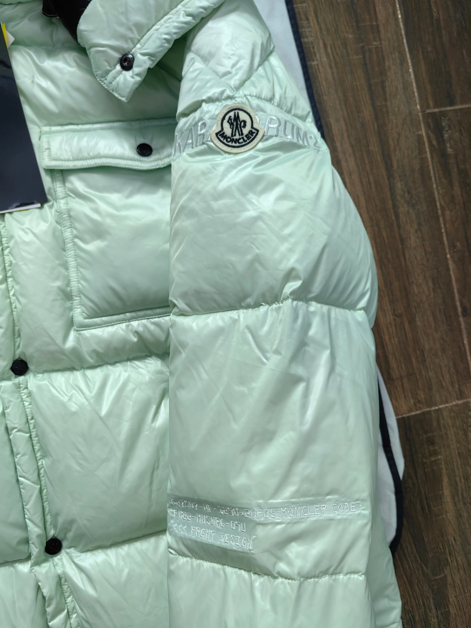 EyeCatching Moncler Down Jackets 146119