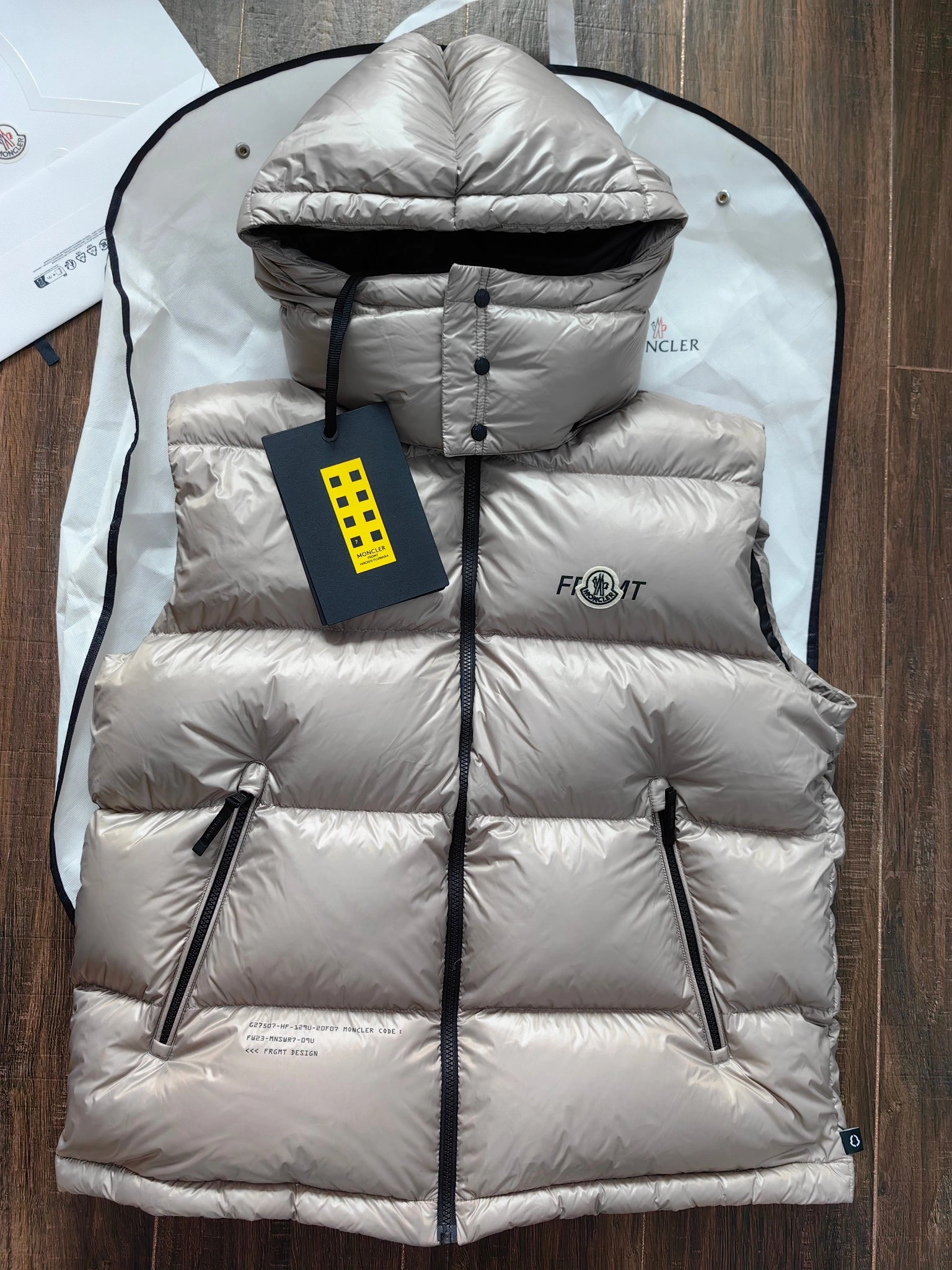 Moncler Down Jackets Fashionable 146137