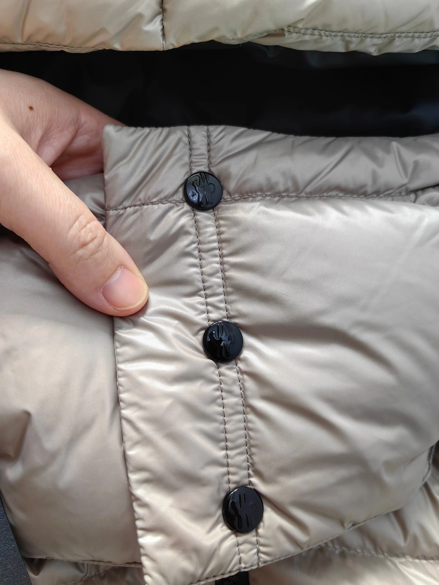 Moncler Down Jackets Fashionable 146137
