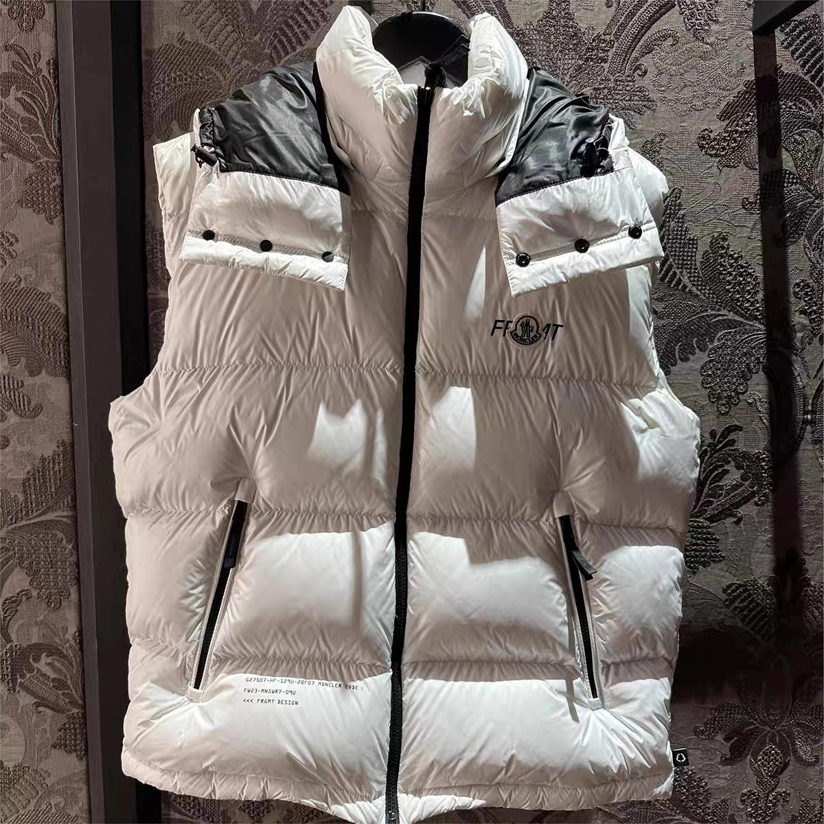 Practical Moncler Down Jackets 146123