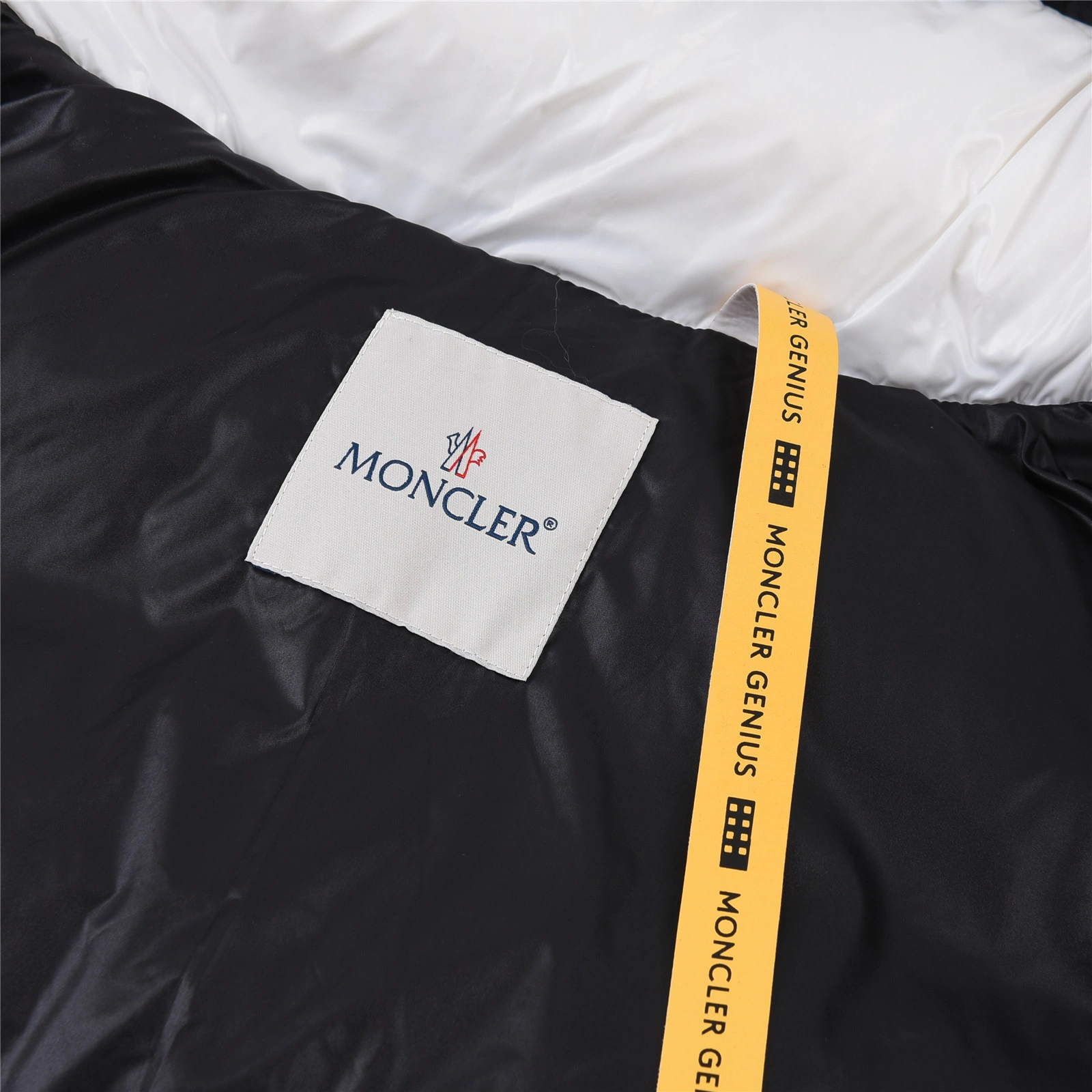Practical Moncler Down Jackets 146123