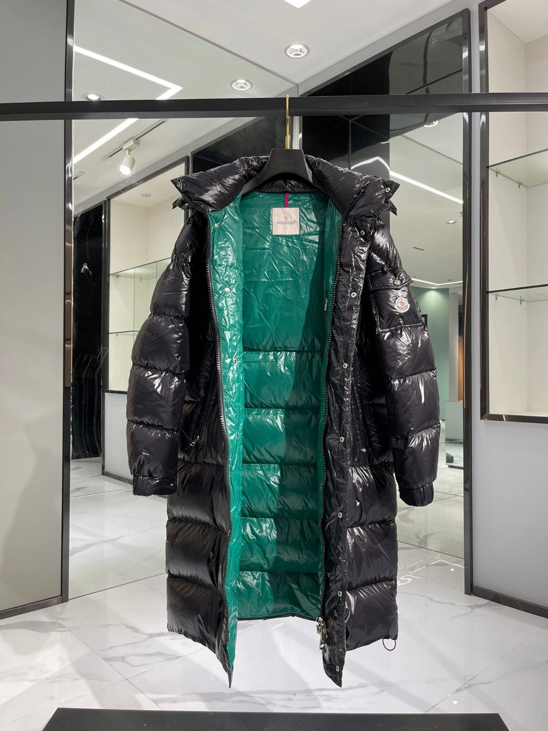 Stylish Moncler Down Jackets 146142