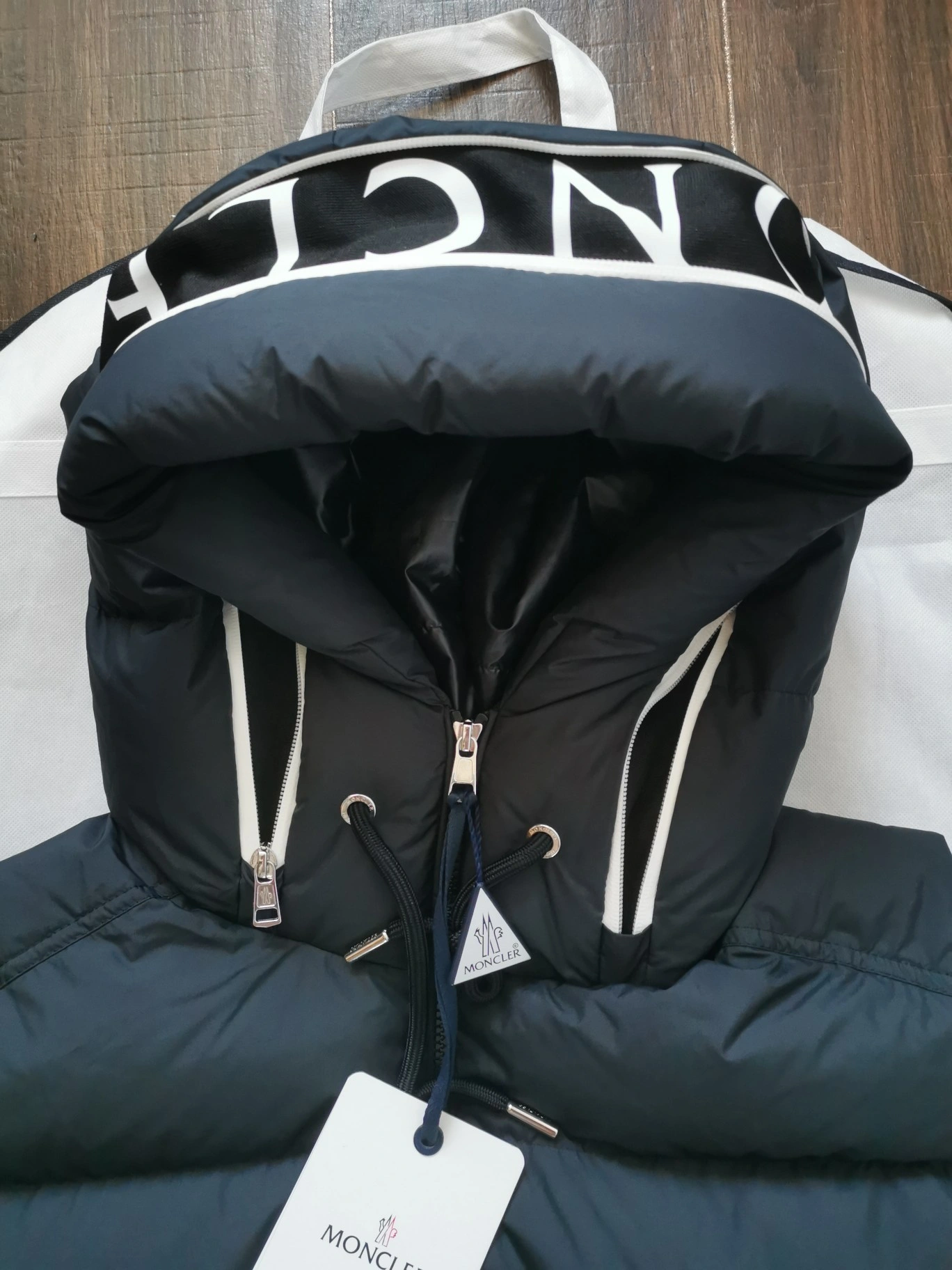 NewStyle Moncler Down Jackets 146116