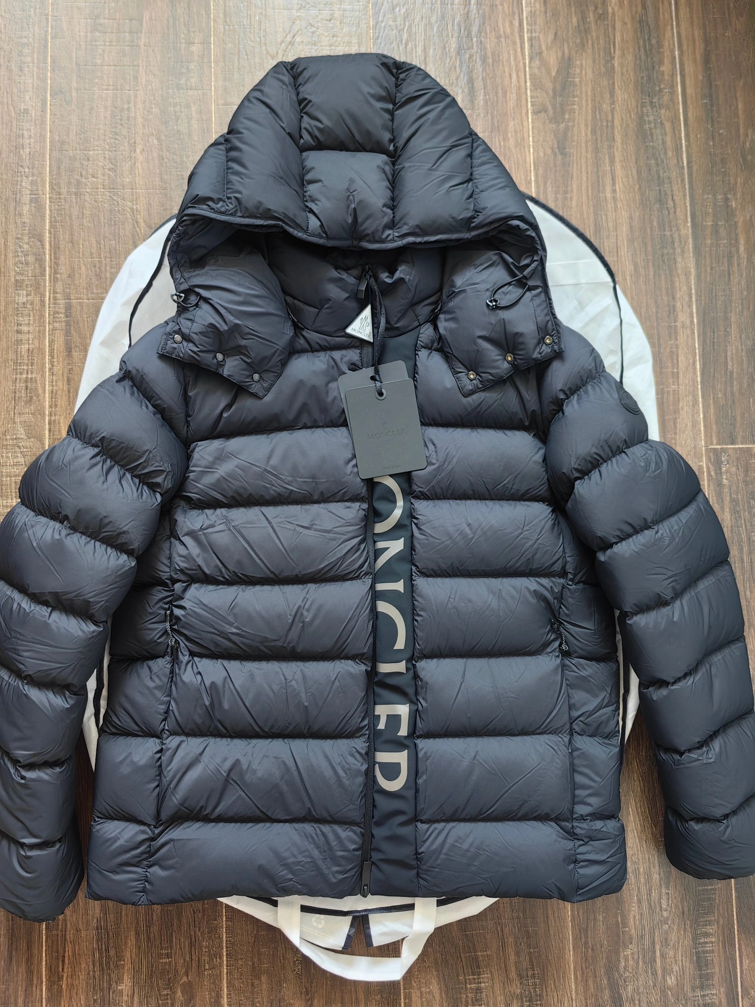 RelaxedFit Moncler Down Jackets 146112