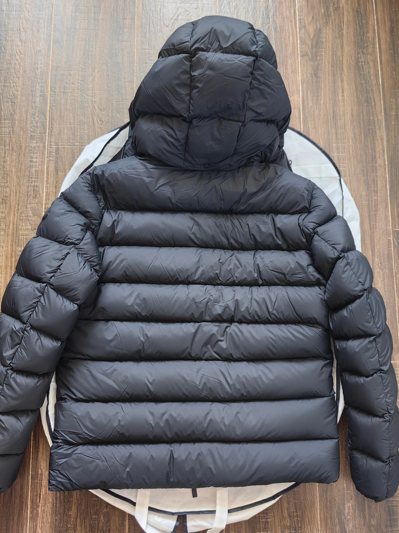 RelaxedFit Moncler Down Jackets 146112