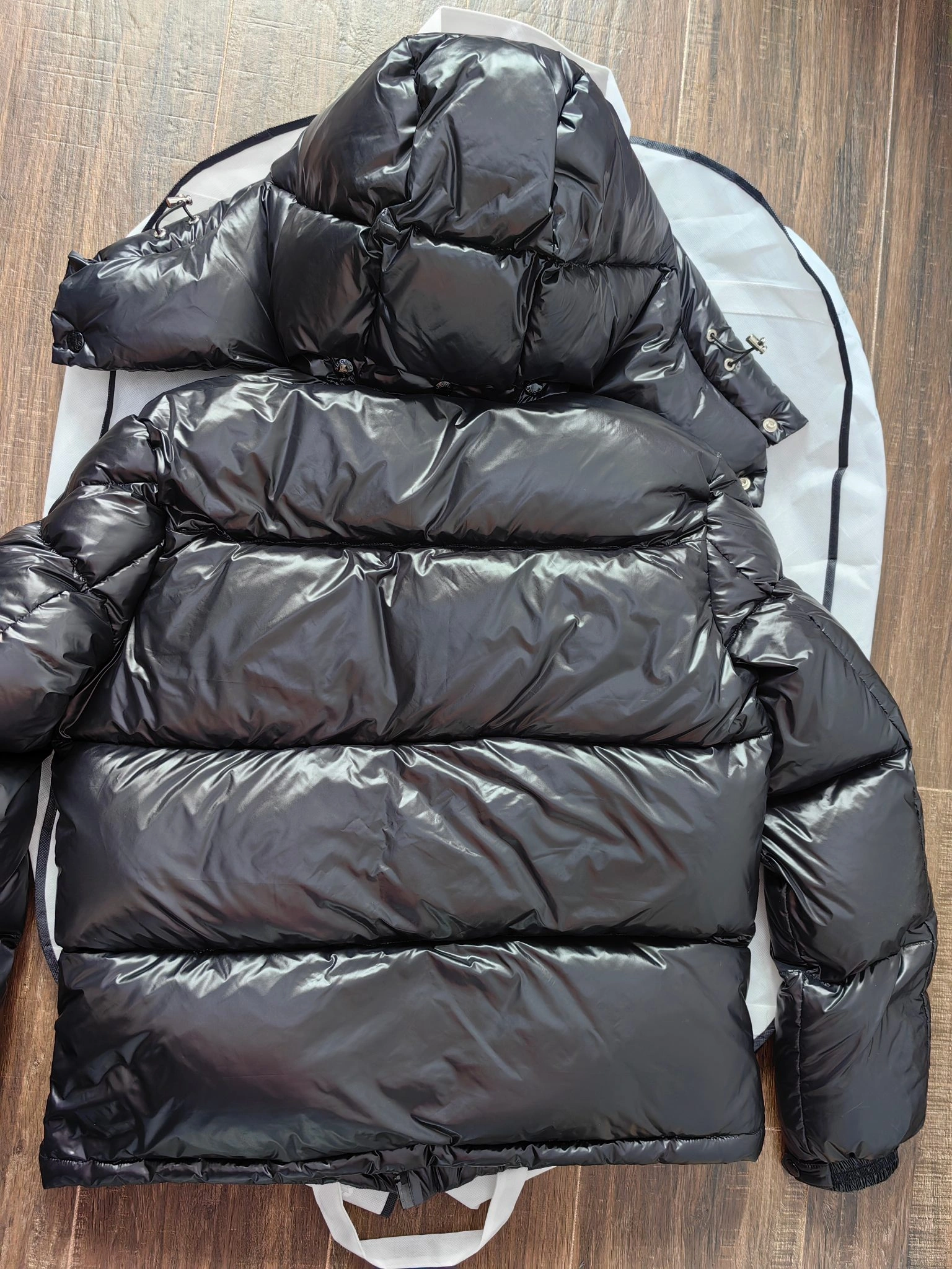 Sleek Moncler Down Jackets 146109