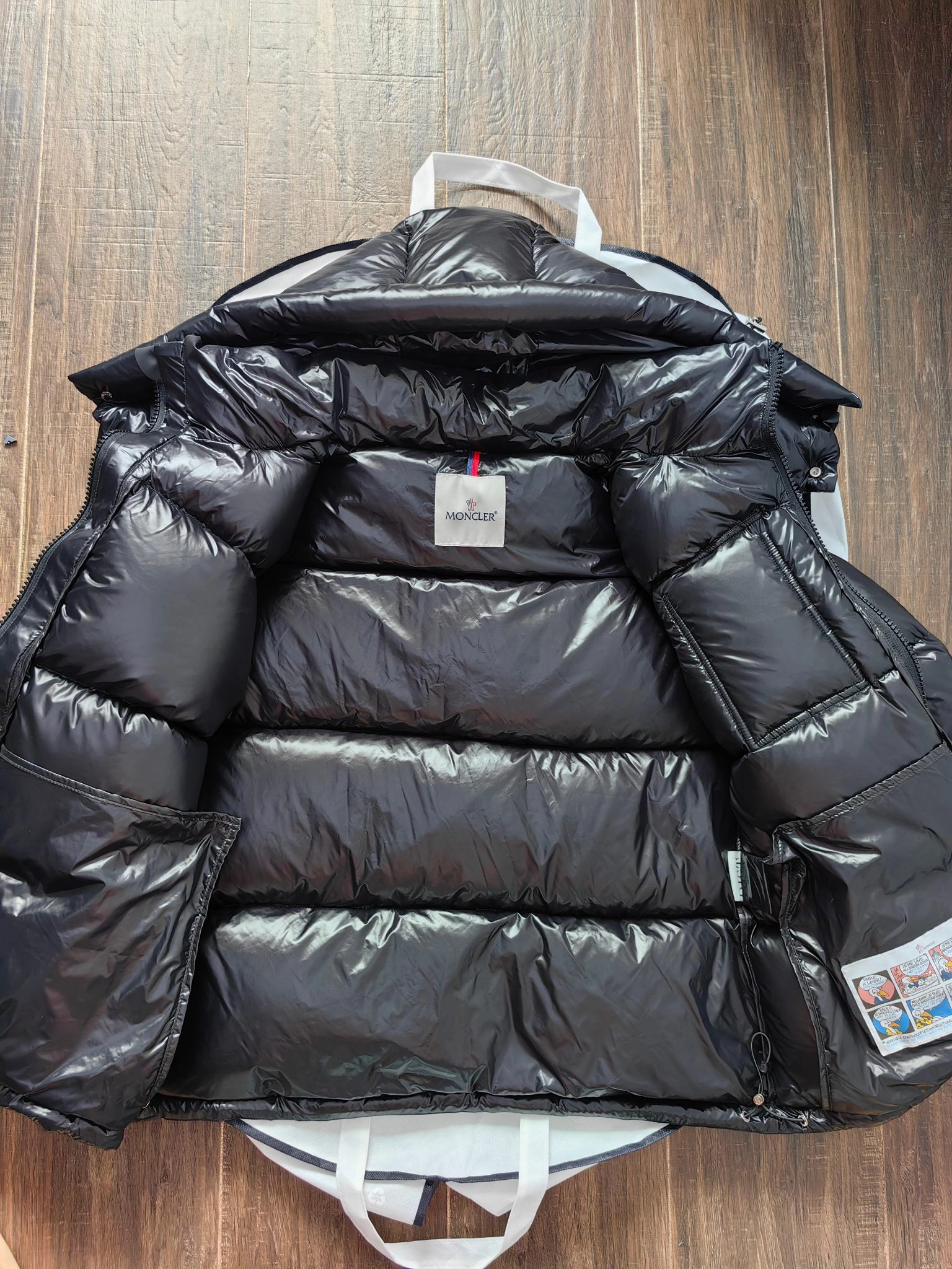 Sleek Moncler Down Jackets 146109