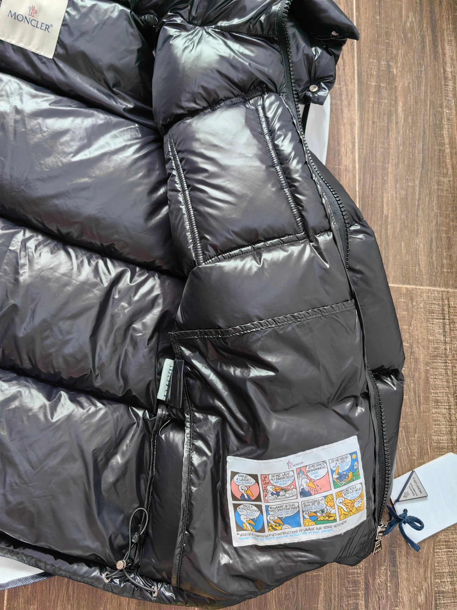 Sleek Moncler Down Jackets 146109