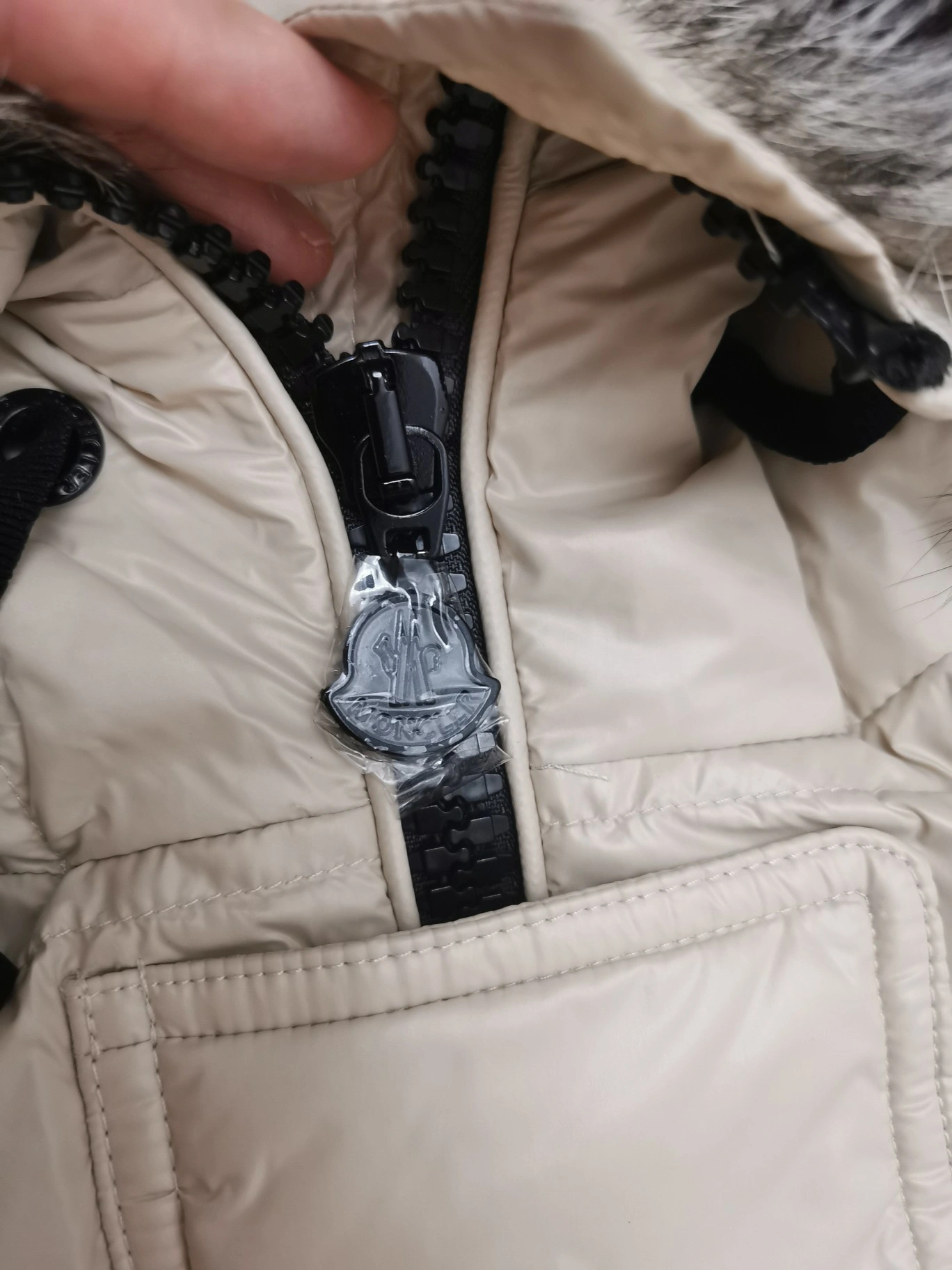 Moncler Down Jackets Contemporary 146110