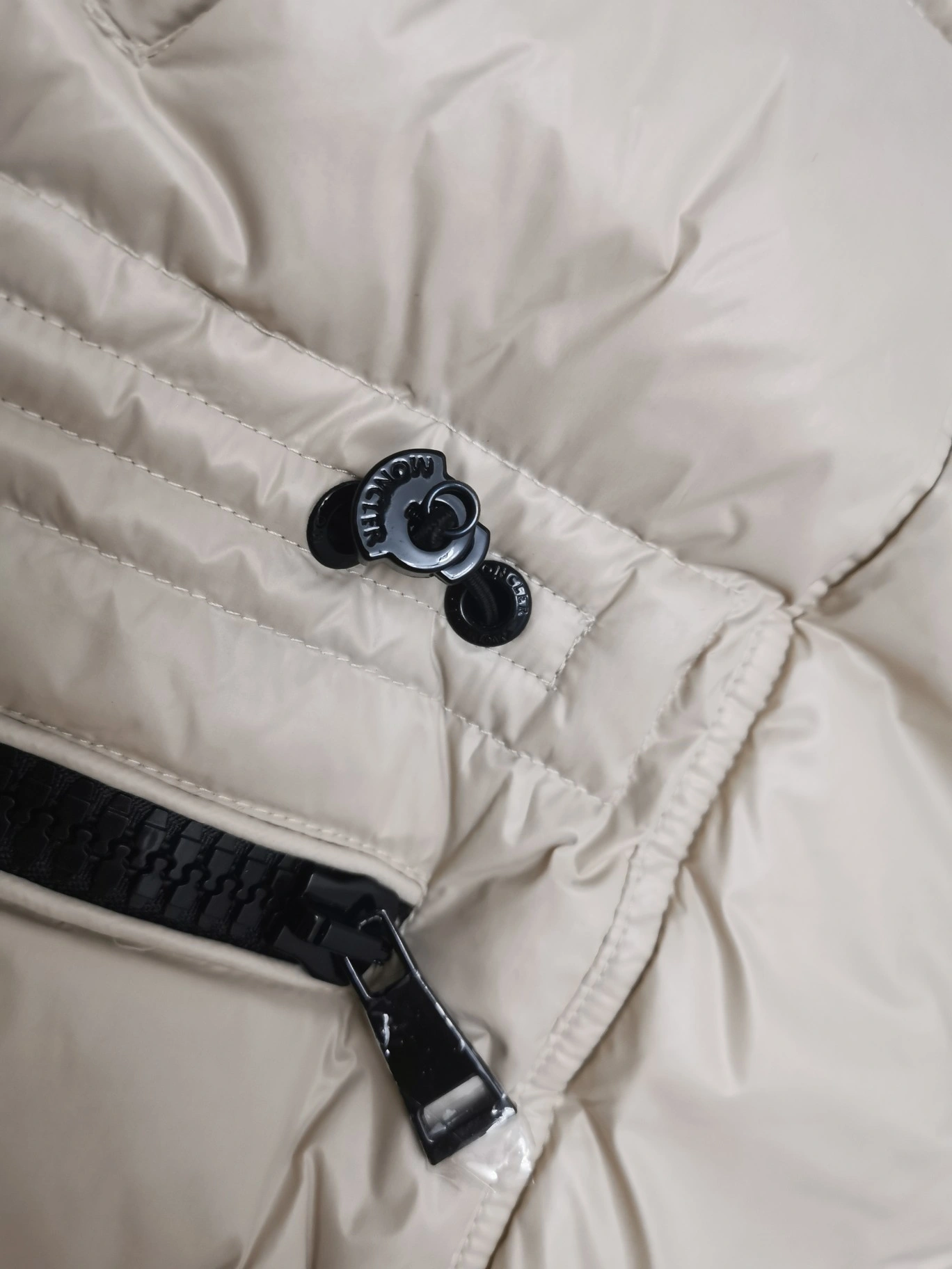 Moncler Down Jackets Contemporary 146110