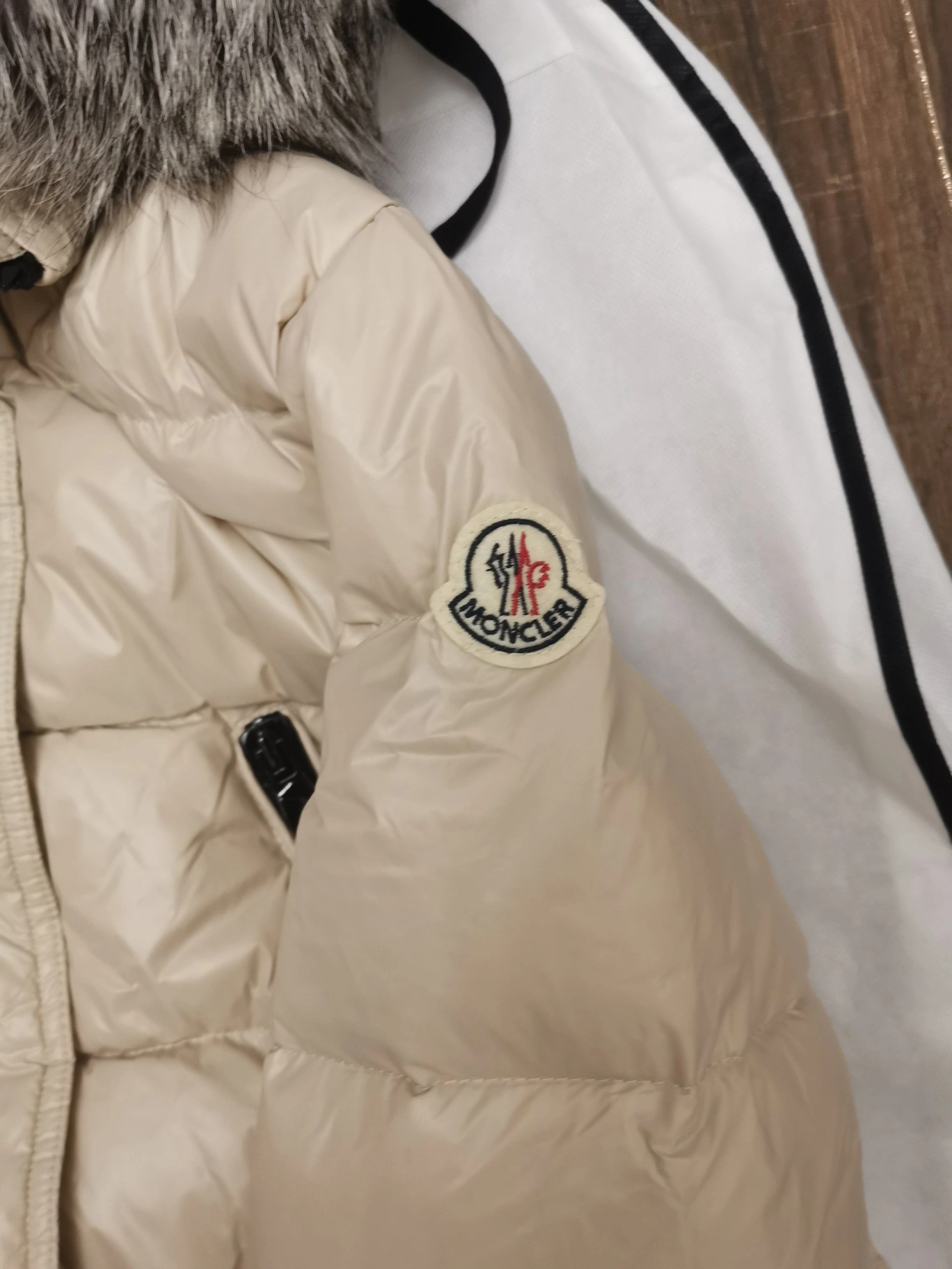 Moncler Down Jackets Contemporary 146110