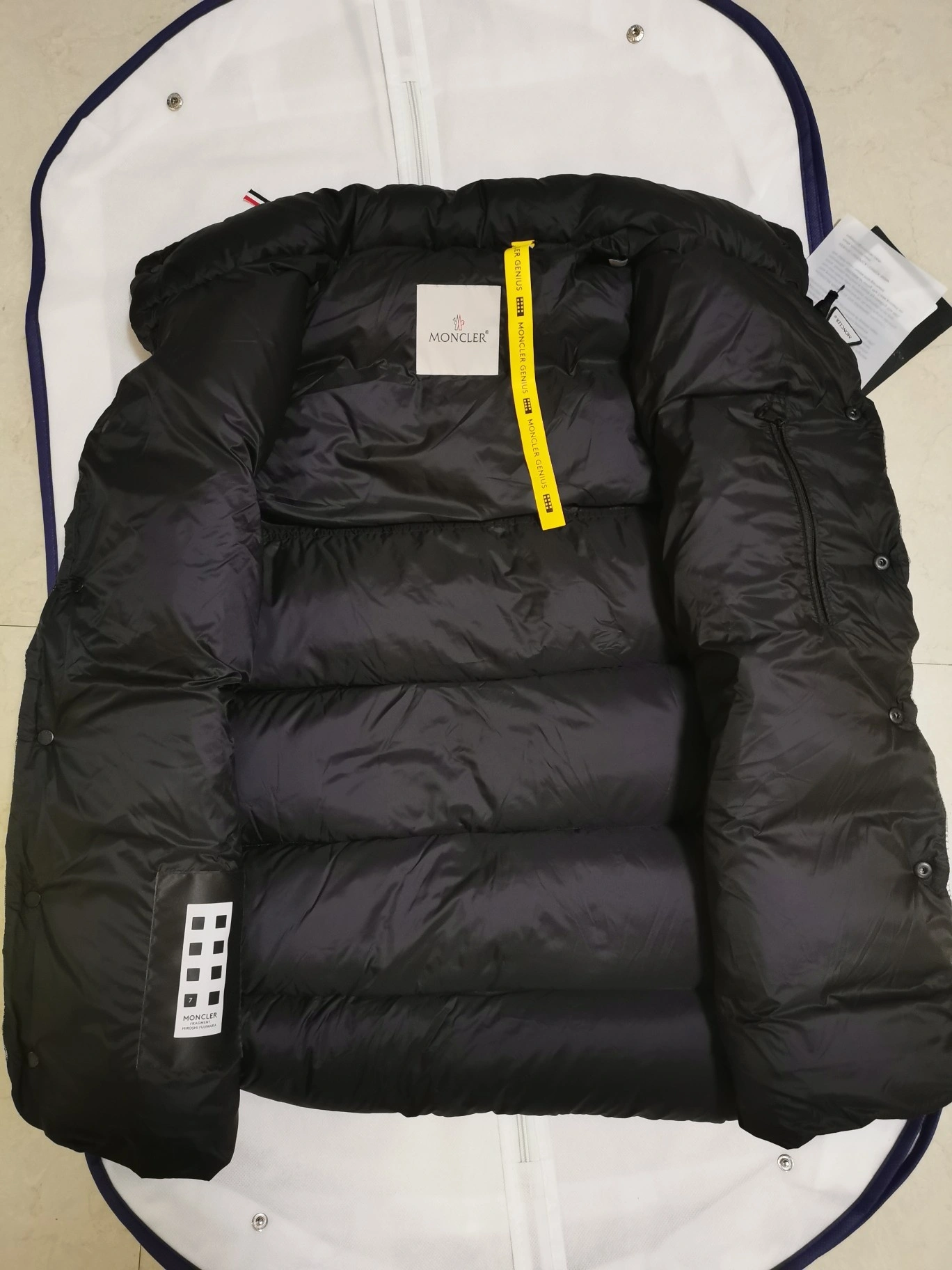 Moncler Down Jackets Seasonal 146102