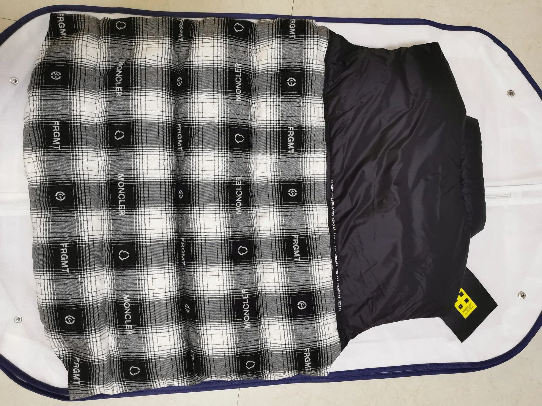 Moncler Down Jackets Seasonal 146102