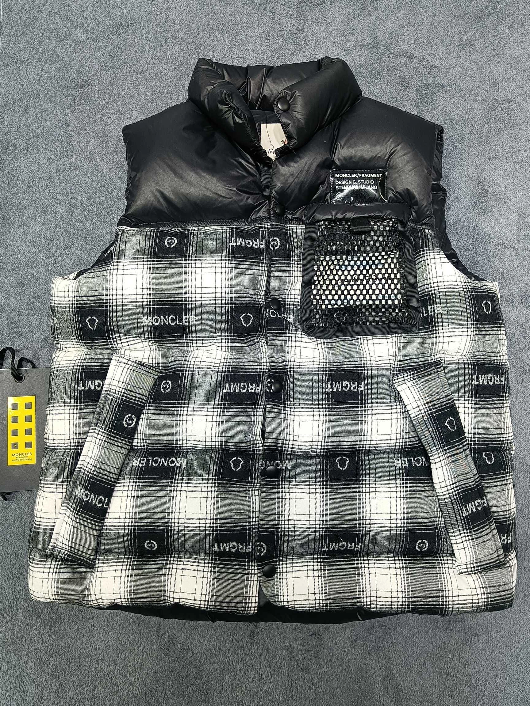 Moncler Down Jackets Sleek 146100