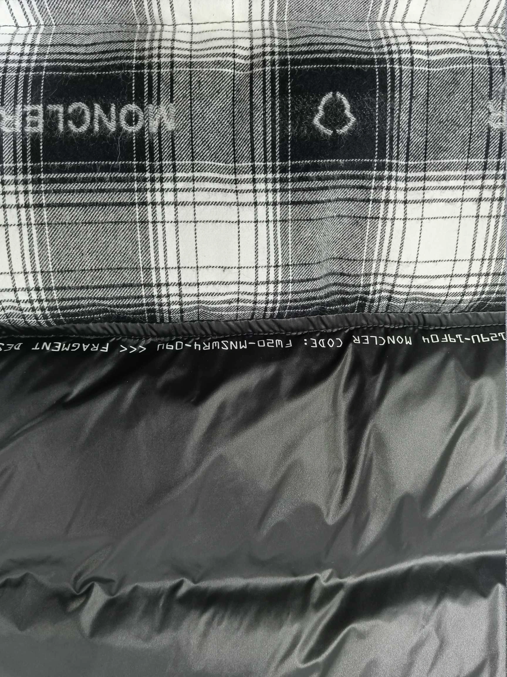 Moncler Down Jackets Sleek 146100