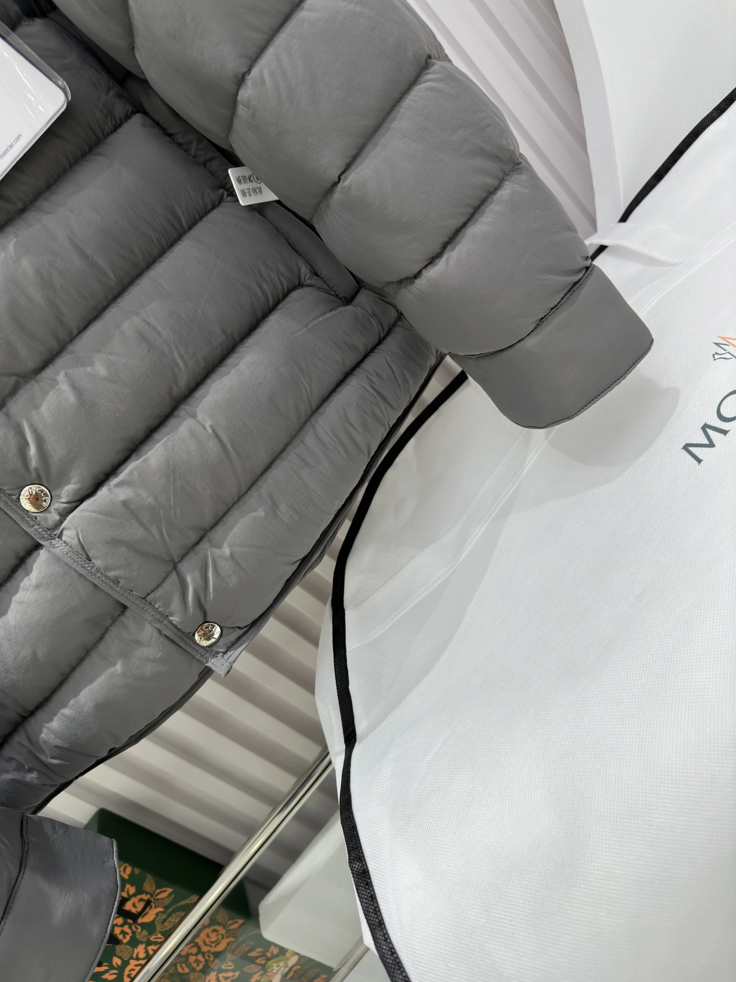Elegant Moncler Down Jackets 146090