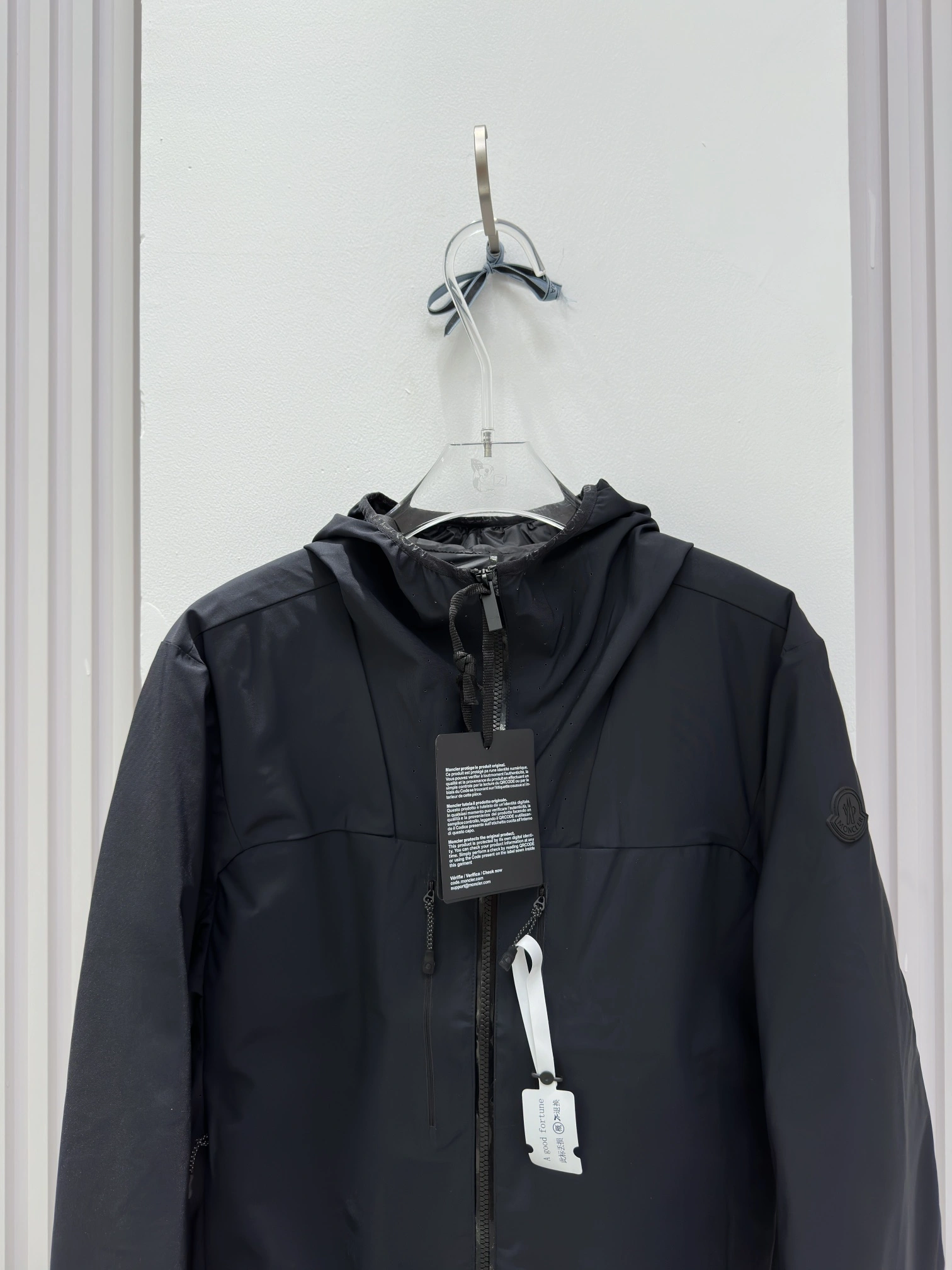 Unique Moncler Down Jackets 146094