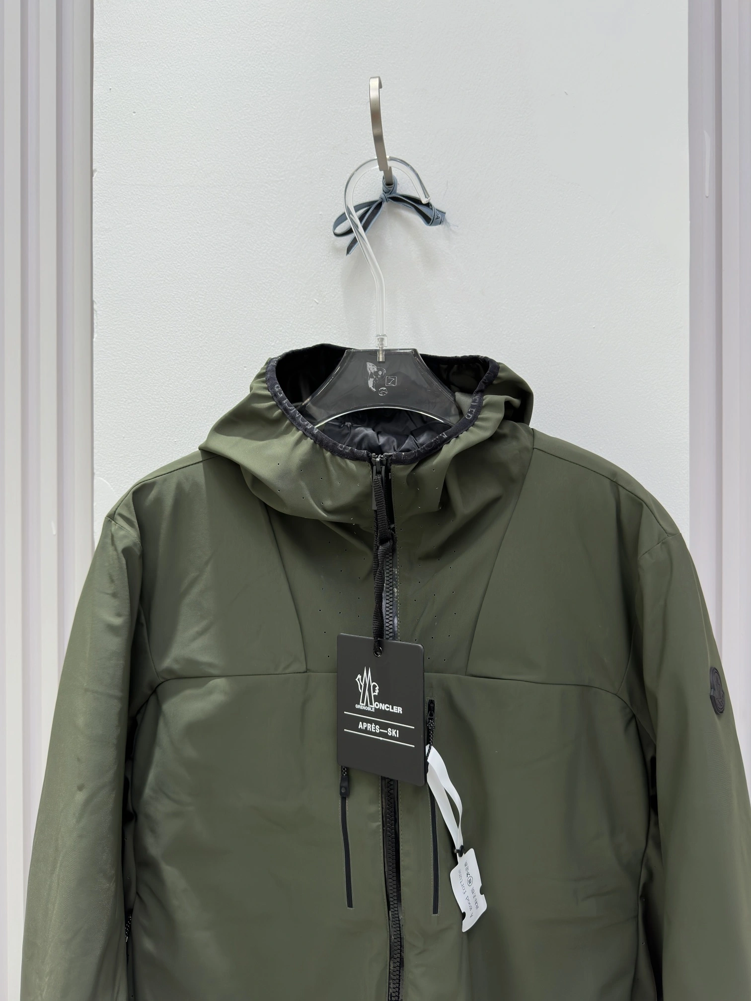 Neat Moncler Down Jackets 146092