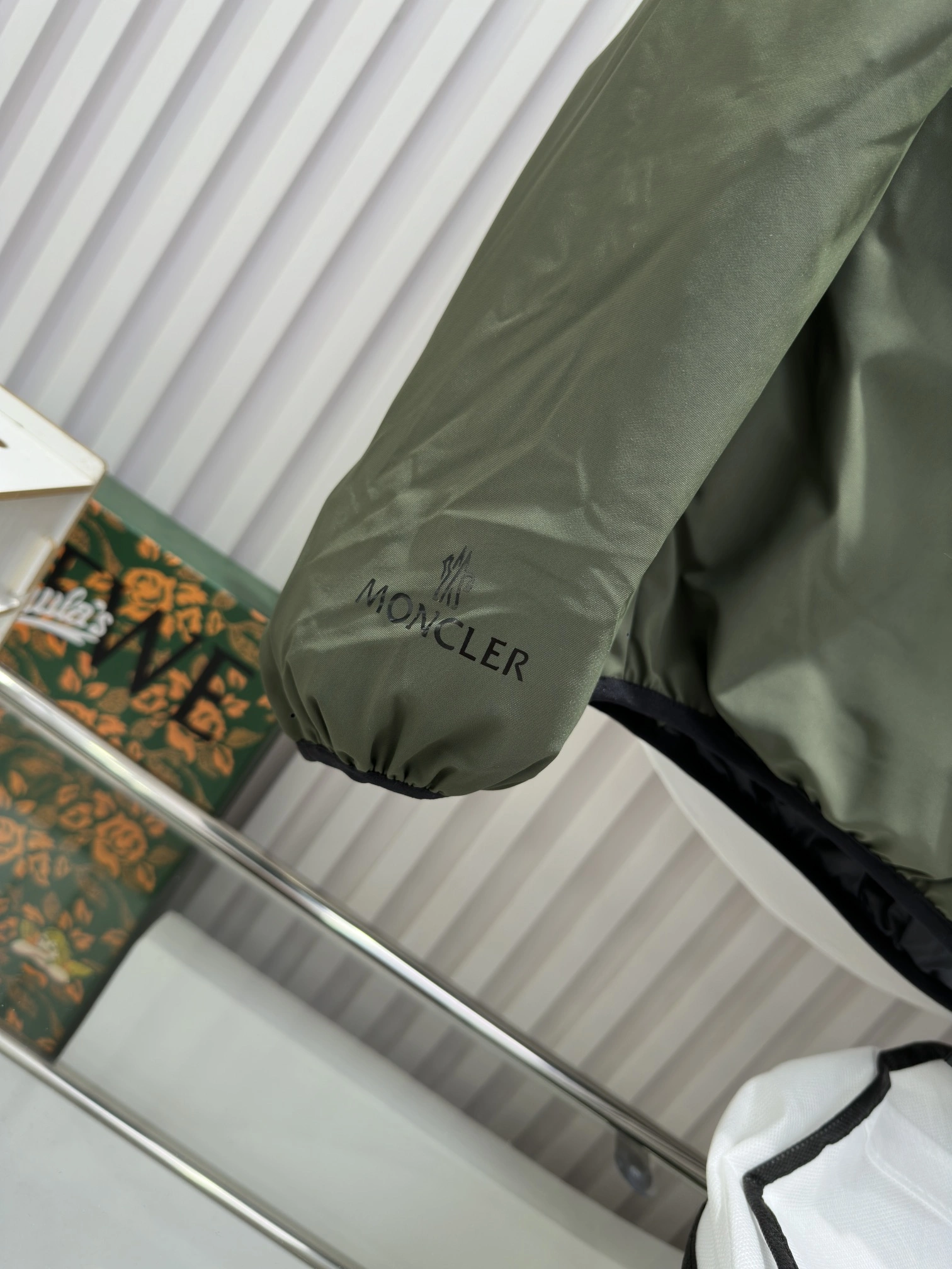 Neat Moncler Down Jackets 146092