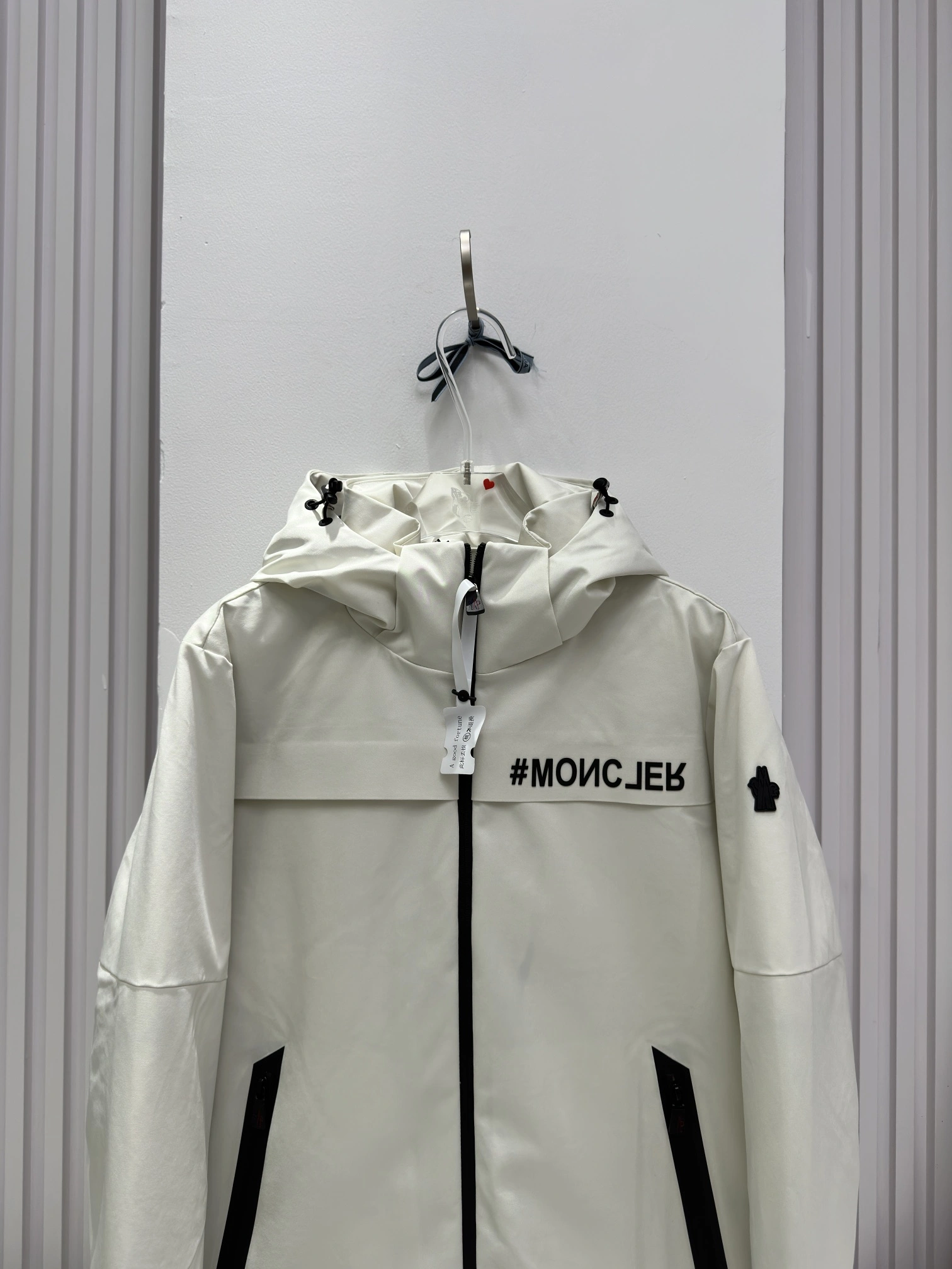 Tailored Moncler Down Jackets 146097